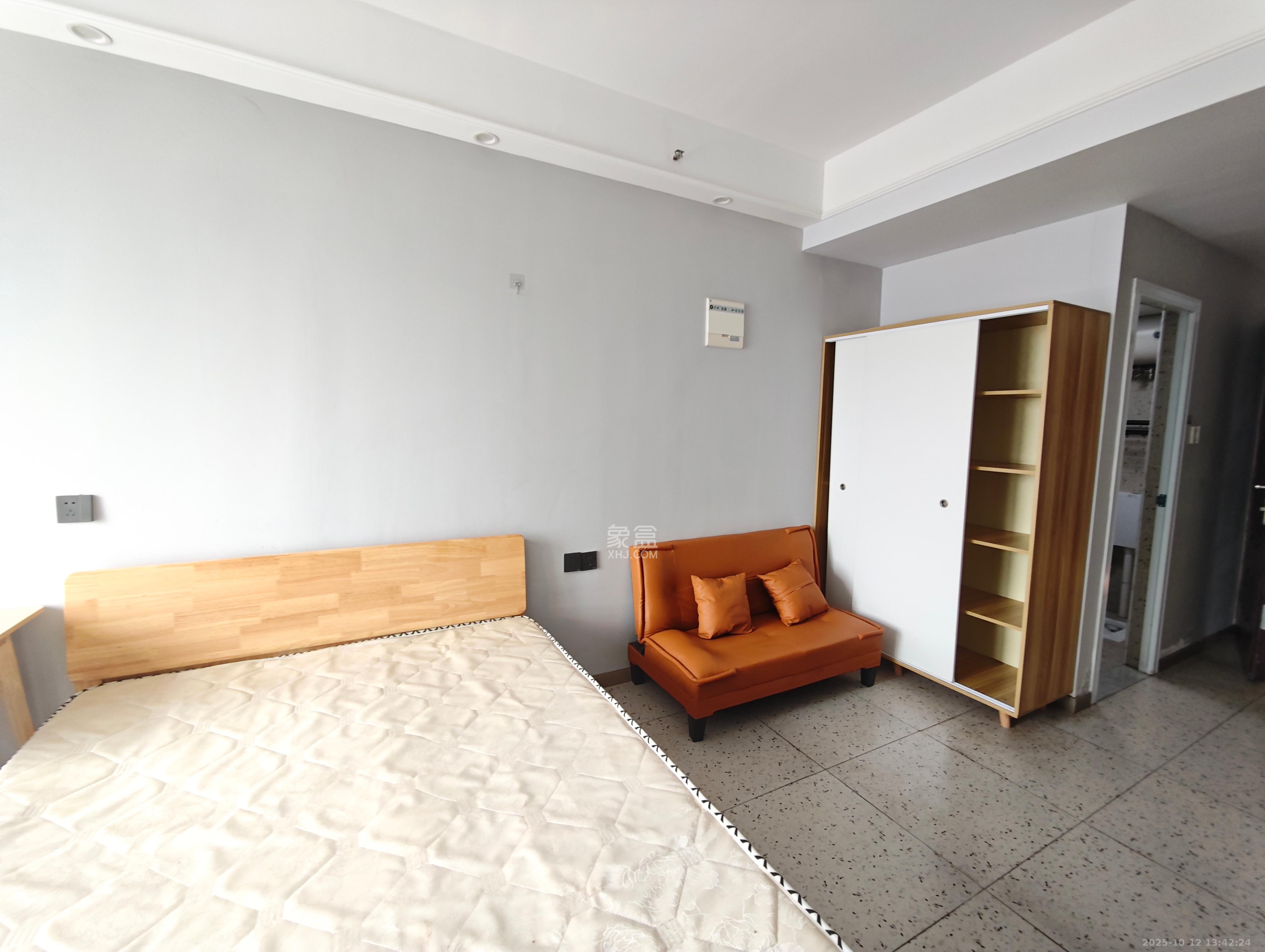 保利麓谷林语I区 1室0厅0卫 1400.0元/月 保利麓谷林语I区 1室0厅0卫 1400.0元/月室内图