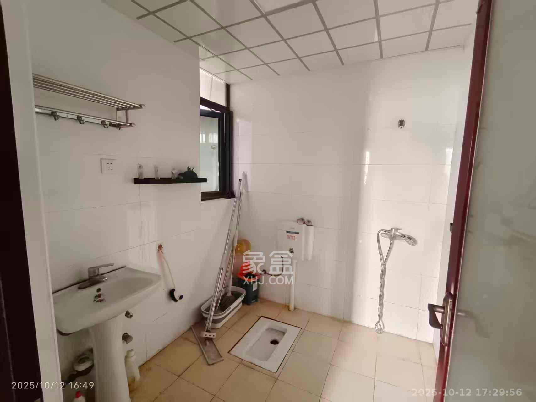 天和家园 2室2厅1卫 2000.0元/月 天和家园 2室2厅1卫 2000.0元/月室内图