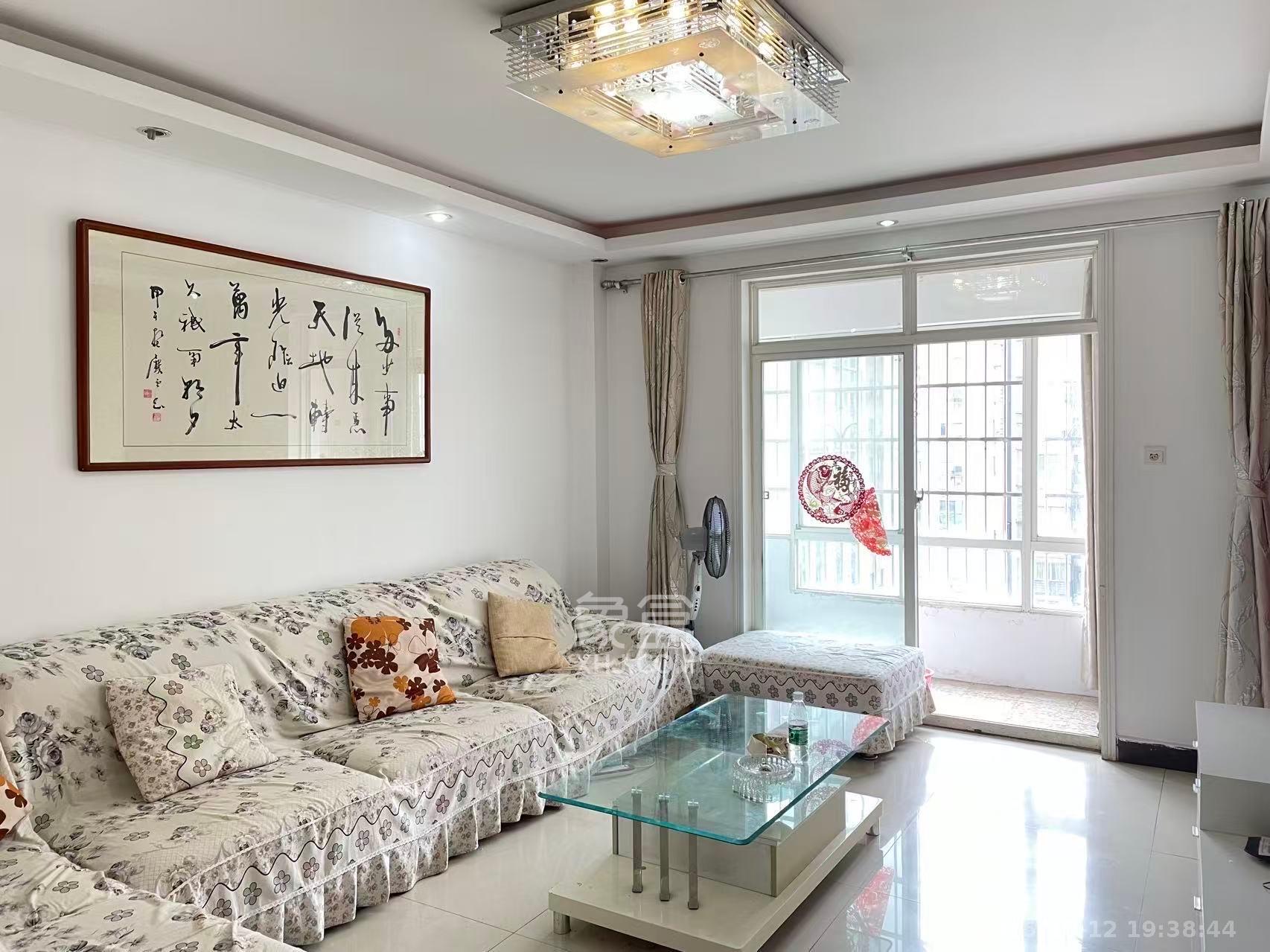 山水华景 3室2厅2卫 2600.0元/月 山水华景 3室2厅2卫 2600.0元/月室内图