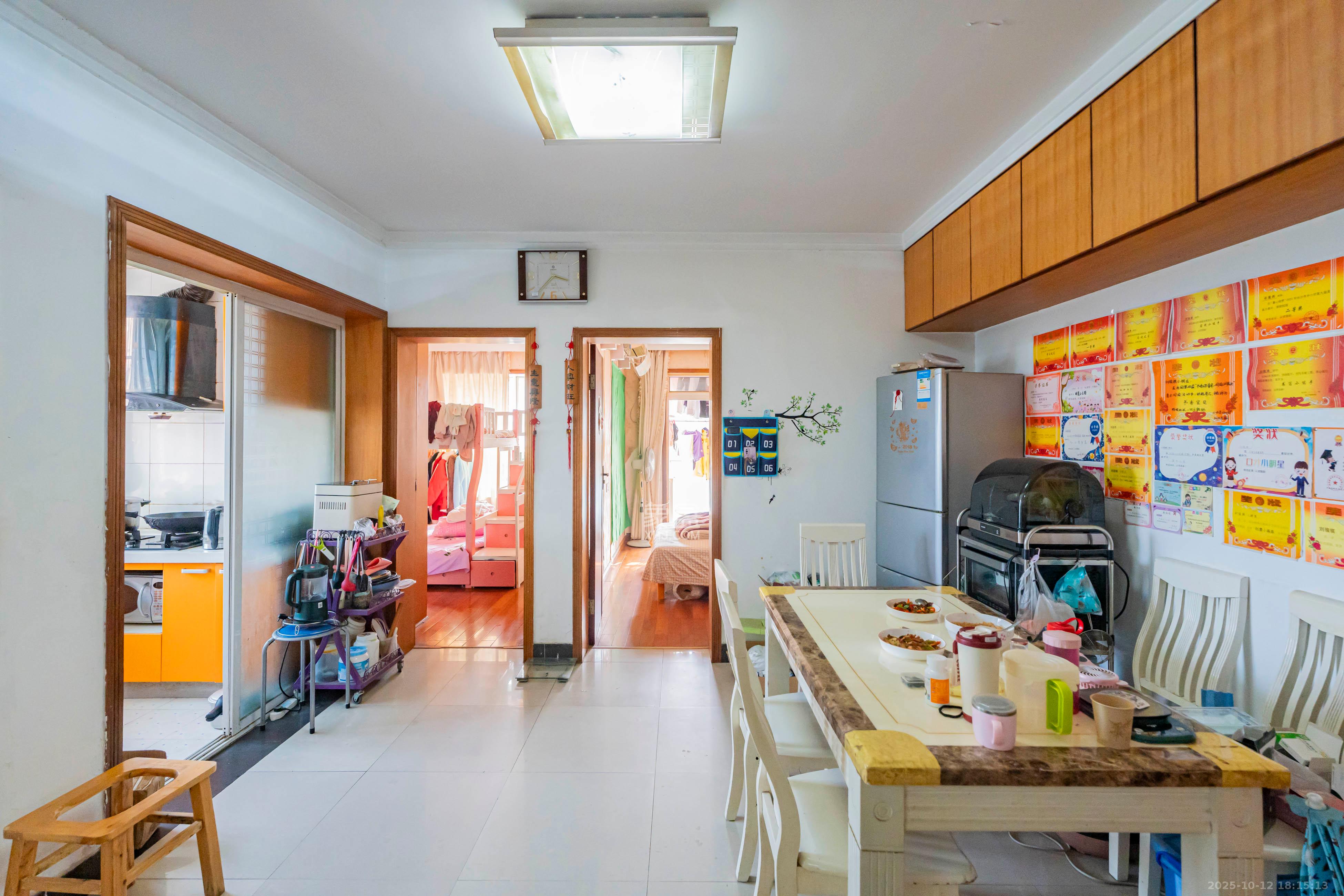 金地园  2室2厅1卫    42.8万 金地园  2室2厅1卫    42.8万客厅