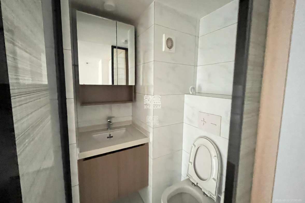 藏珑湖上公馆 1室1厅1卫 2700.0元/月 藏珑湖上公馆 1室1厅1卫 2700.0元/月室内图