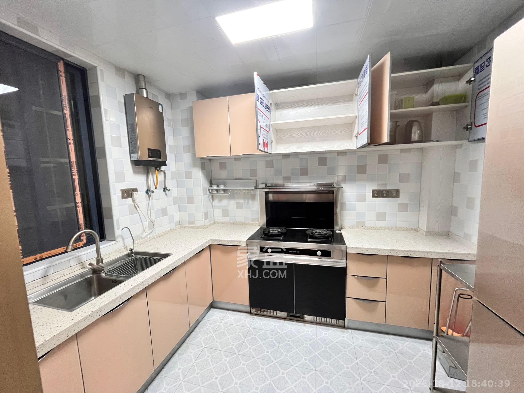 黑金时代广场 3室2厅2卫 2400.0元/月 黑金时代广场 3室2厅2卫 2400.0元/月室内图