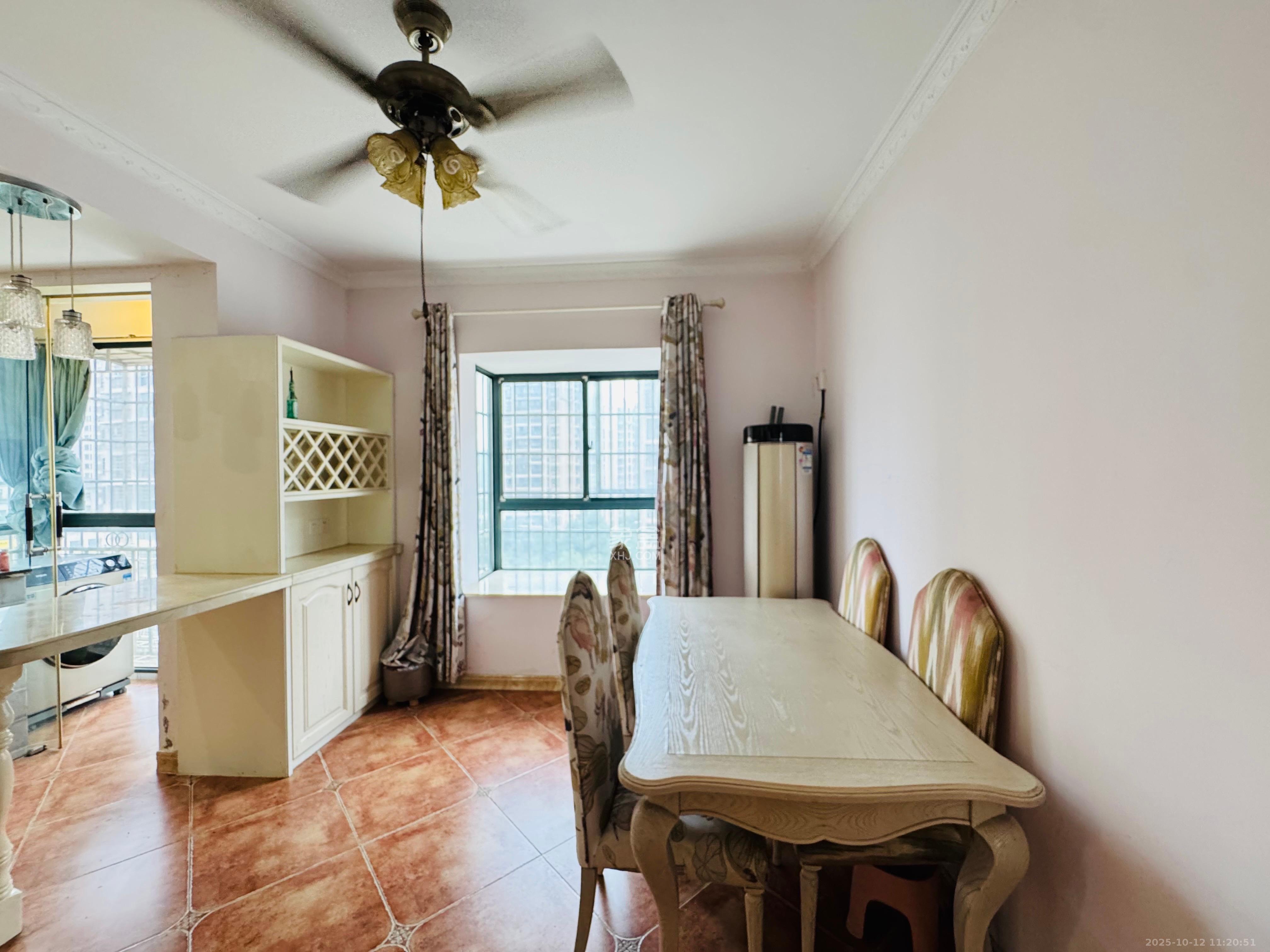 岳华嘉园  2室2厅2卫    2800.0元/月室内图