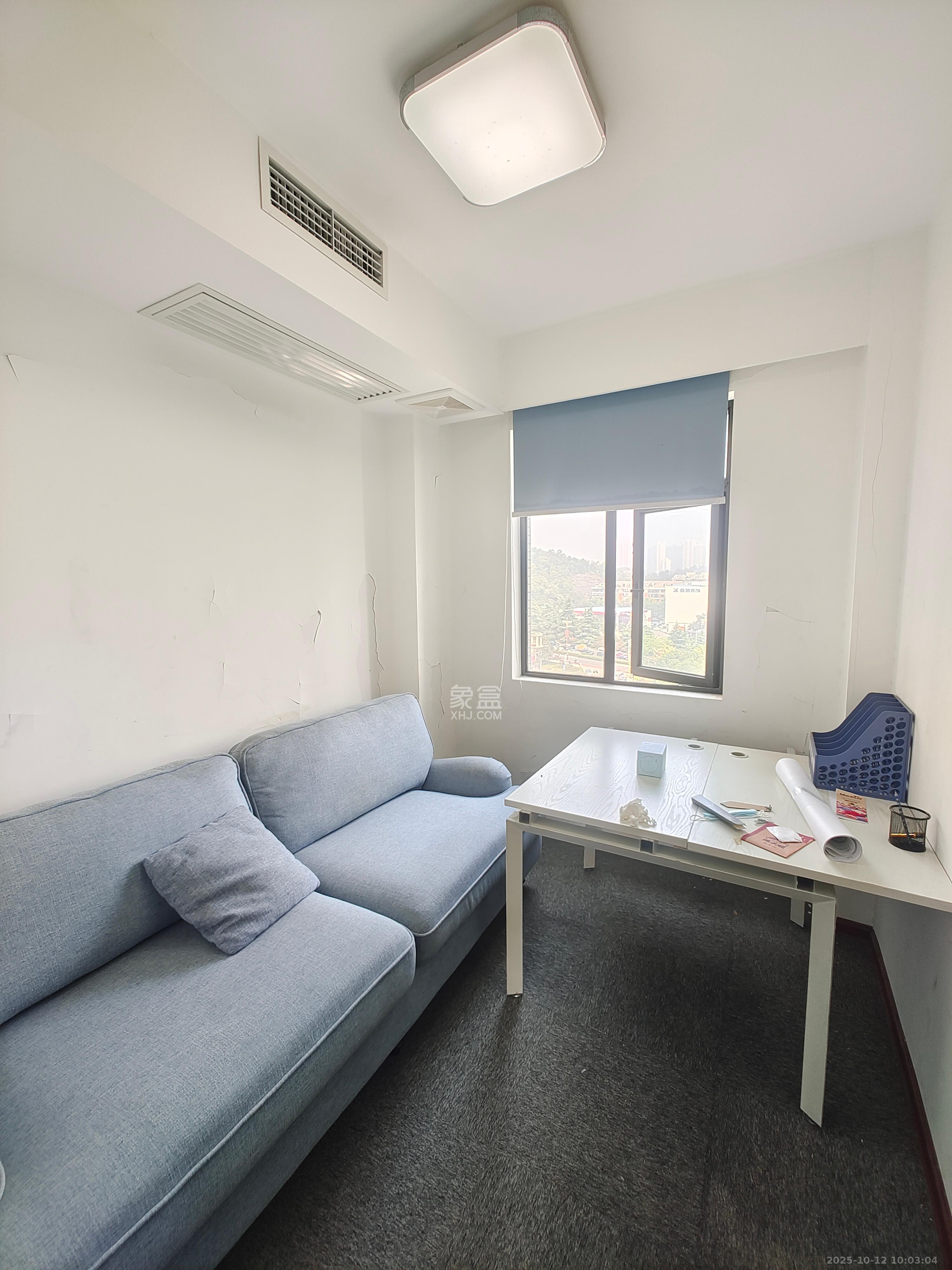 西城龙庭 4室2厅2卫 3500.0元/月 西城龙庭 4室2厅2卫 3500.0元/月室内图