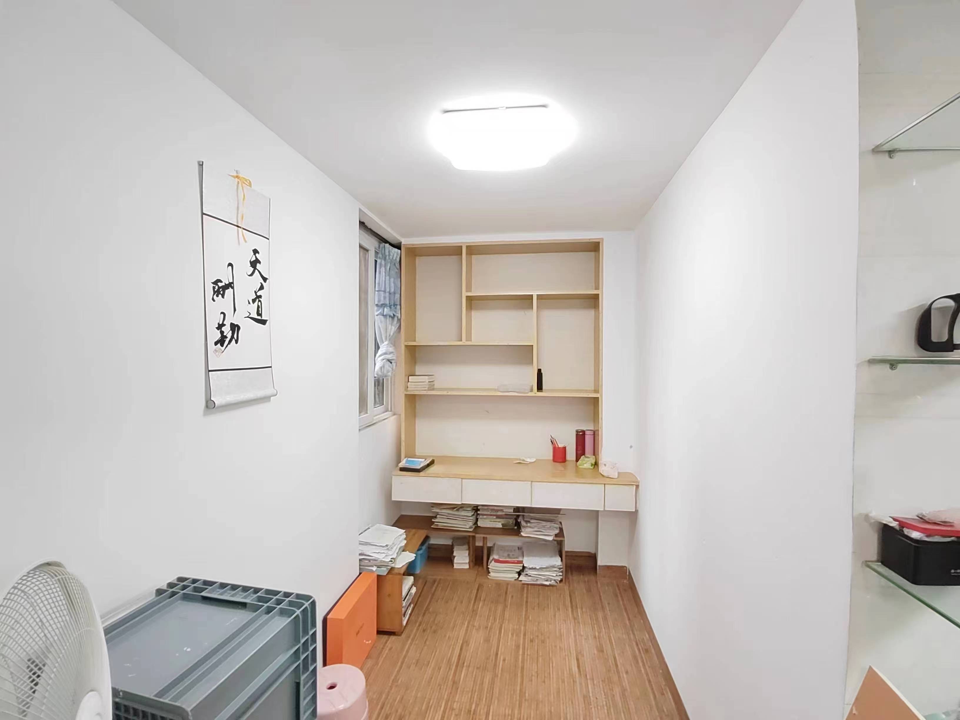 冠都现代城(冠都幸福彼岸) 3室2厅2卫 1700.0元/月 冠都现代城(冠都幸福彼岸) 3室2厅2卫 1700.0元/月室内图