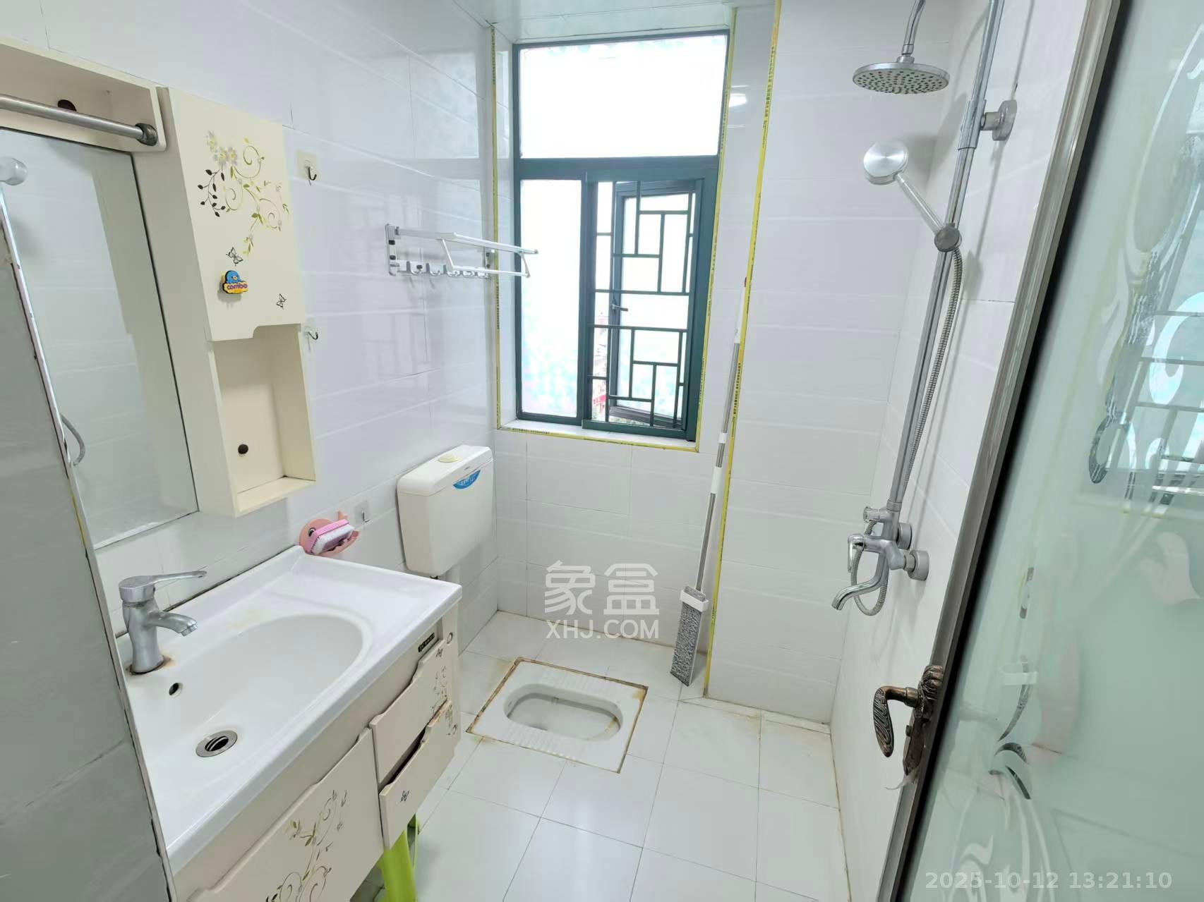 湘峰广场 2室1厅1卫 1200.0元/月 湘峰广场 2室1厅1卫 1200.0元/月室内图