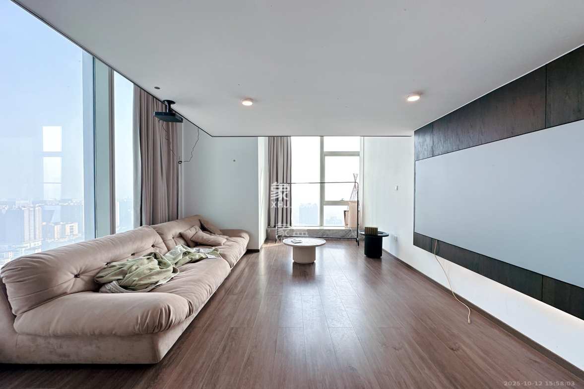 敬天广场 2室1厅2卫 4500.0元/月 敬天广场 2室1厅2卫 4500.0元/月室内图