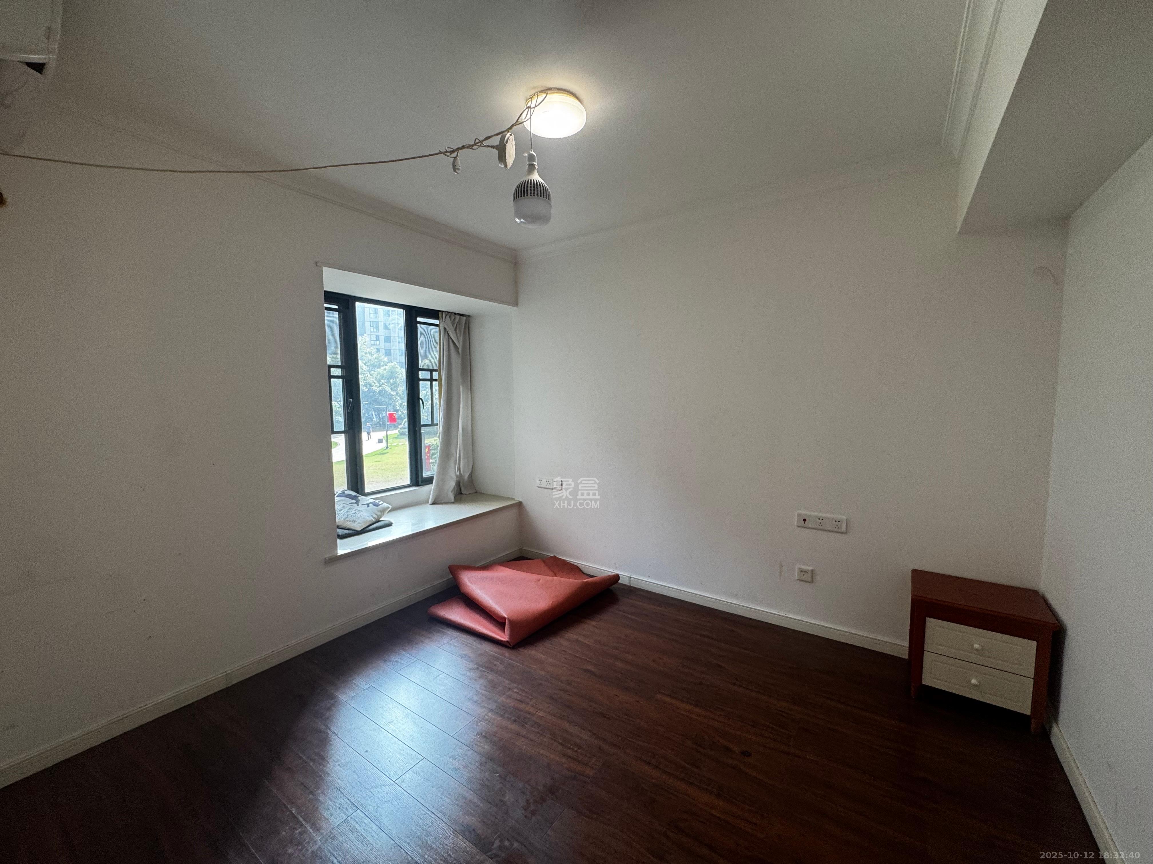 万科魅力之城观澜里 3室2厅2卫 2500.0元/月 万科魅力之城观澜里 3室2厅2卫 2500.0元/月室内图