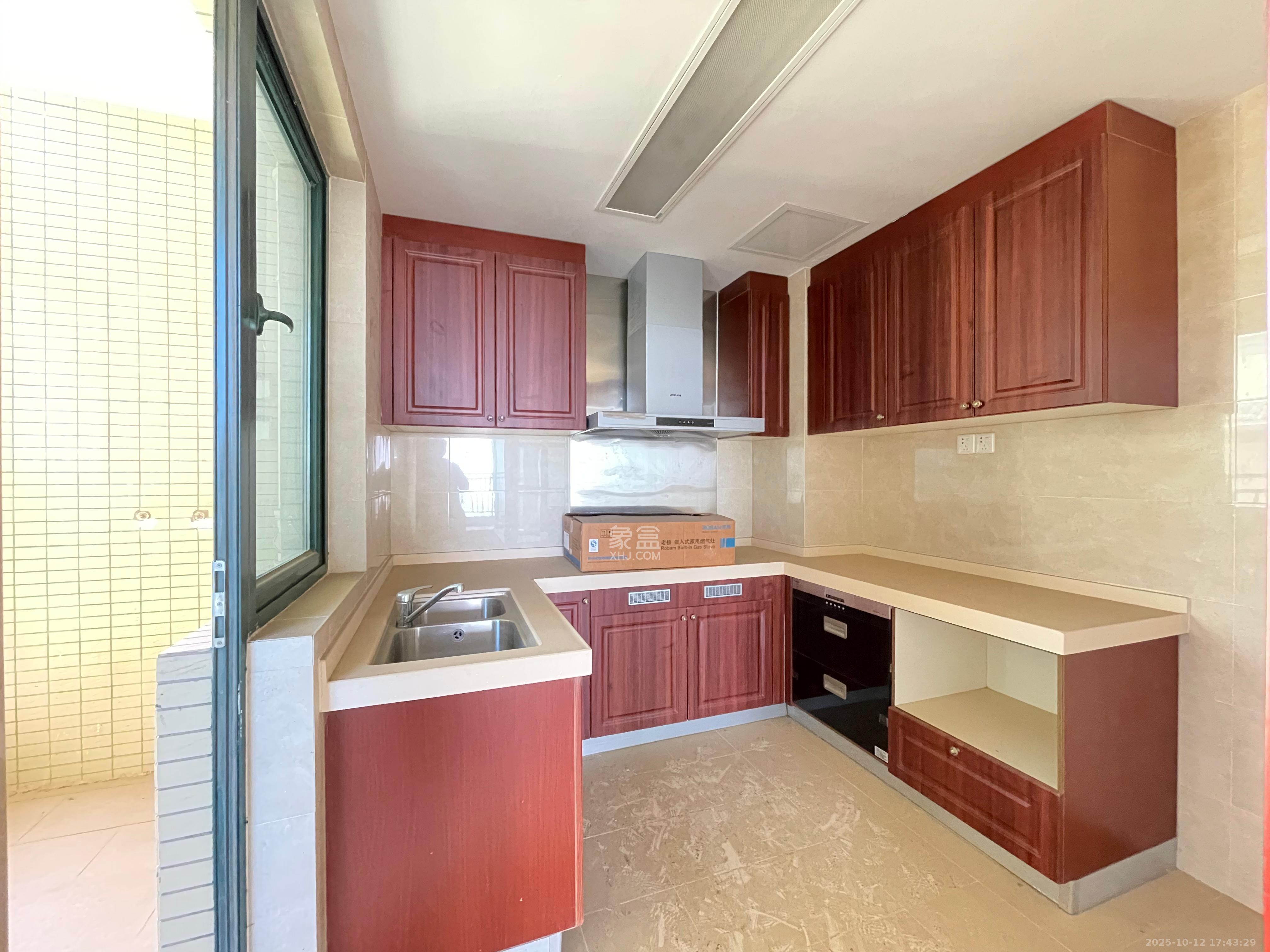 恒大名都  3室2厅1卫    1500.0元/月 恒大名都  3室2厅1卫    1500.0元/月室内图