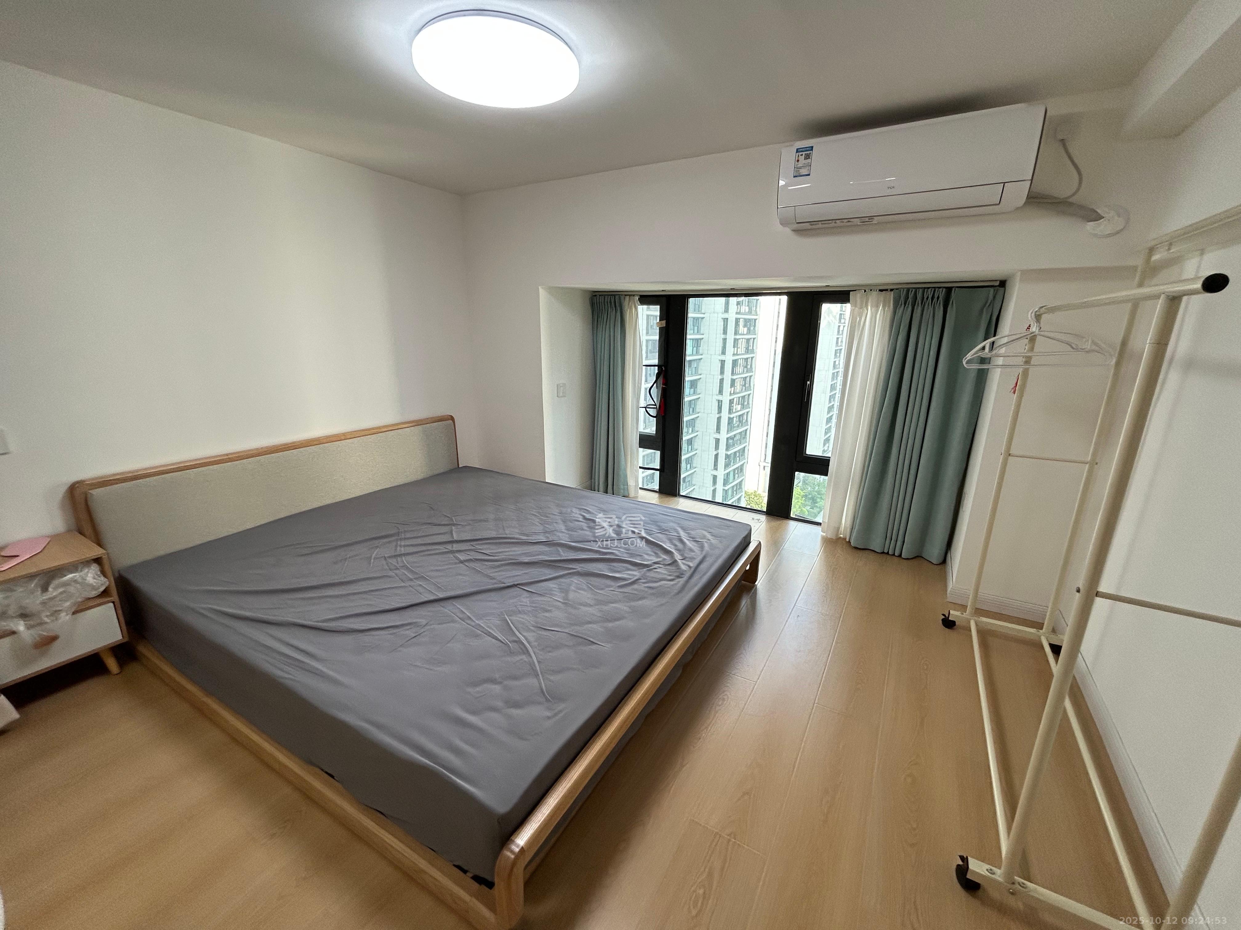 中海阅溪府  2室1厅1卫    2300.0元/月室内图