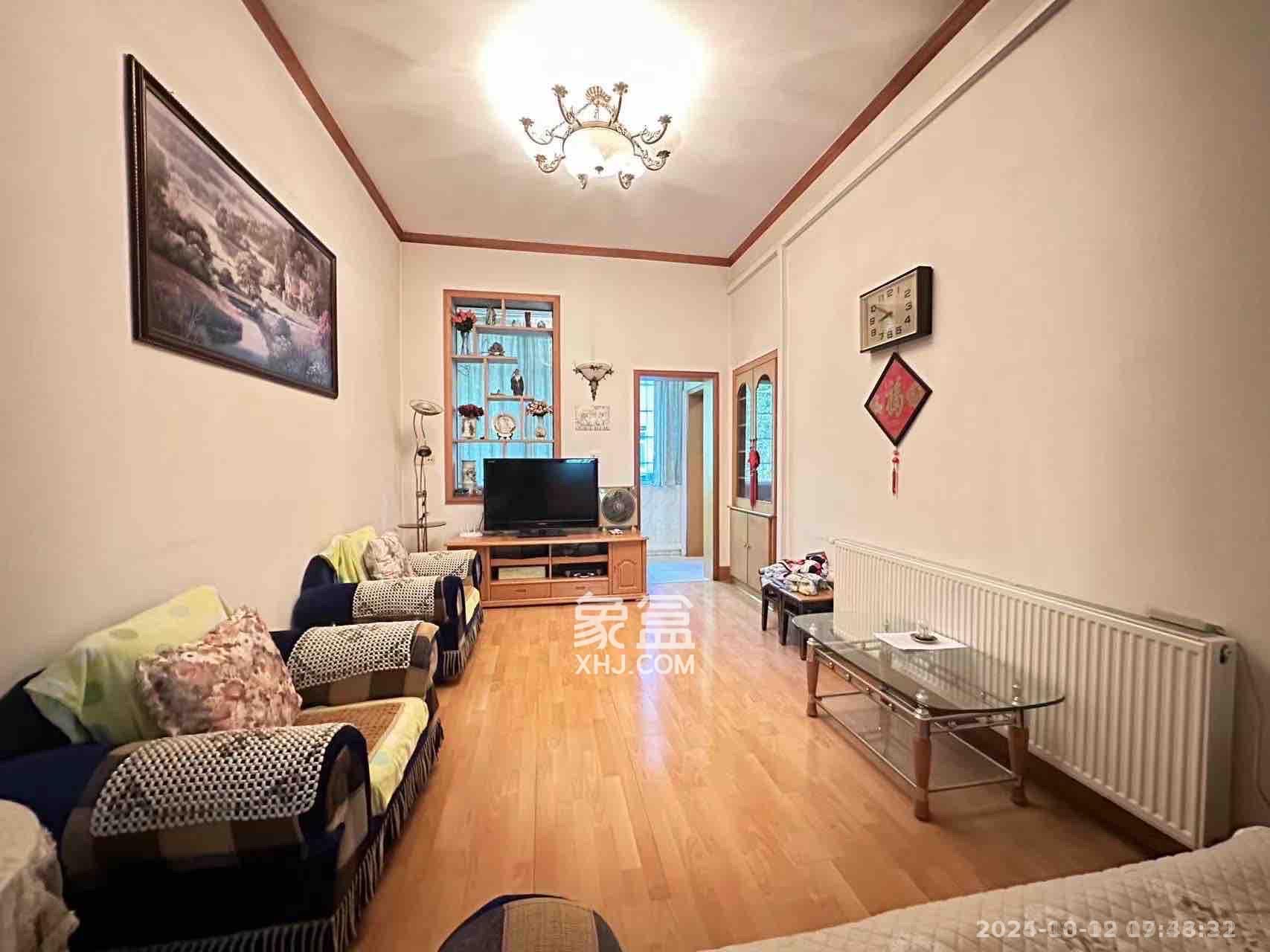 湘雅医院职工宿舍南院  2室2厅1卫    2600.0元/月 湘雅医院职工宿舍南院  2室2厅1卫    2600.0元/月室内图