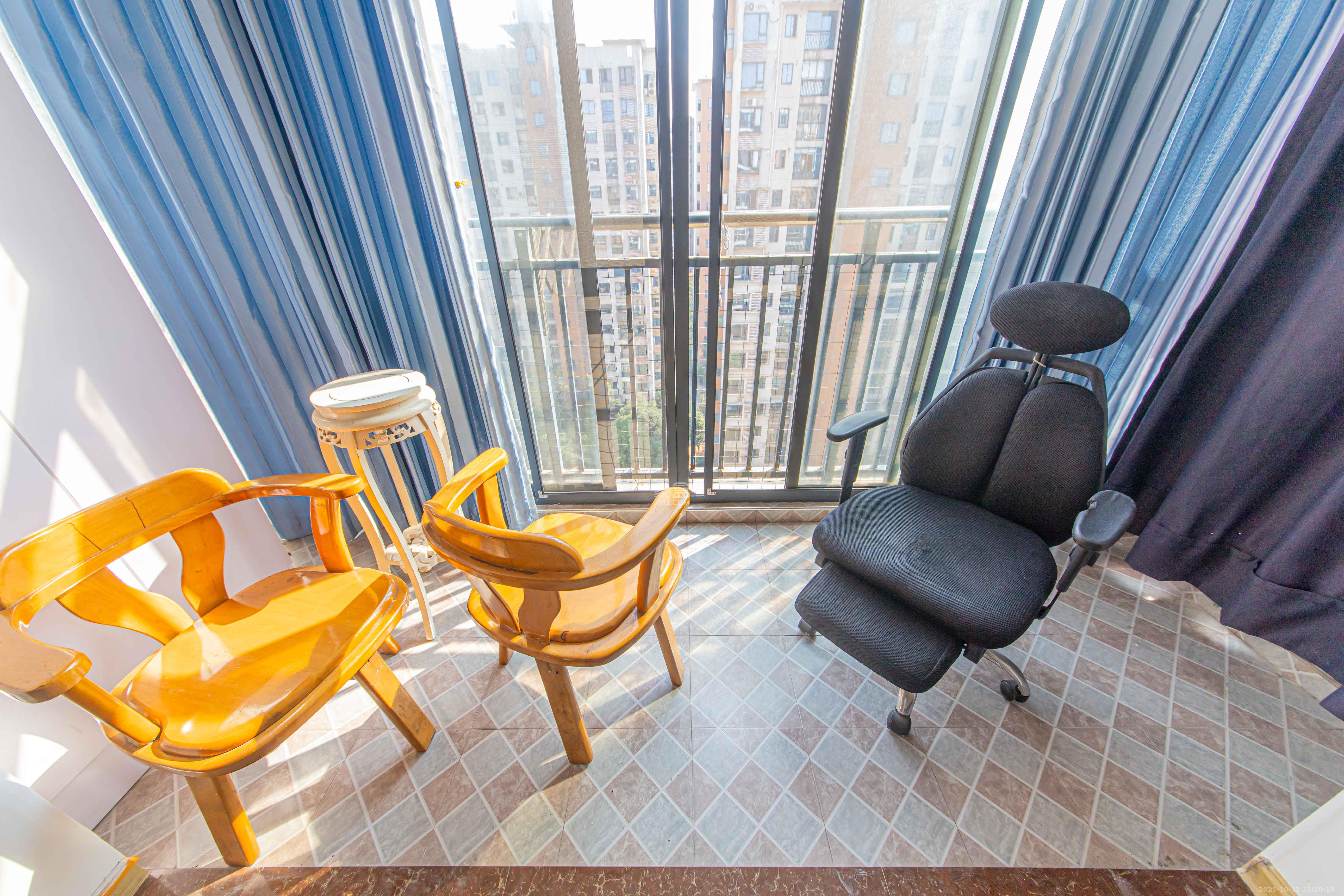 天和家园  3室2厅2卫    100.0万 天和家园  3室2厅2卫    100.0万阳台