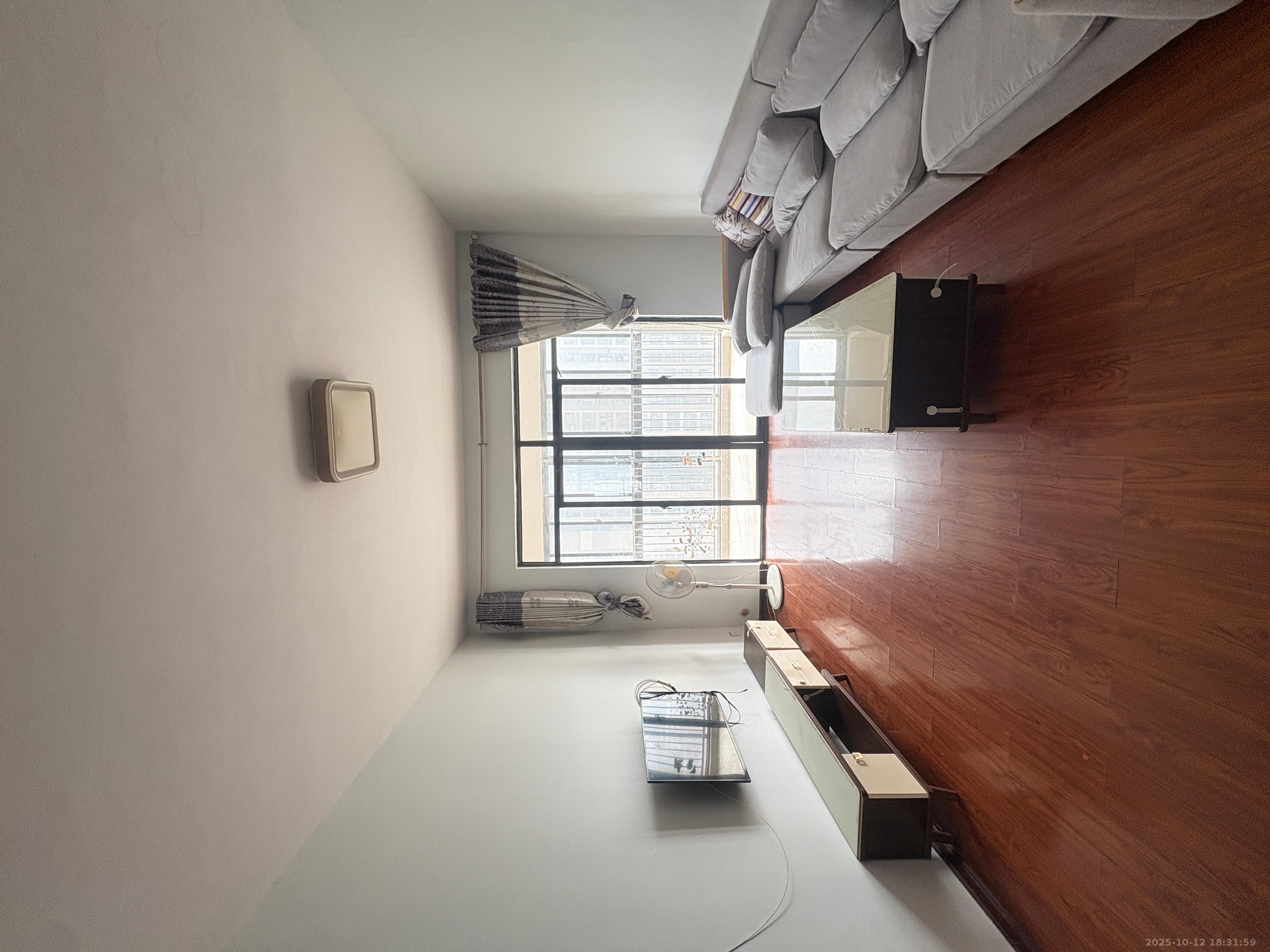 联诚国际城  2室1厅1卫    1300.0元/月