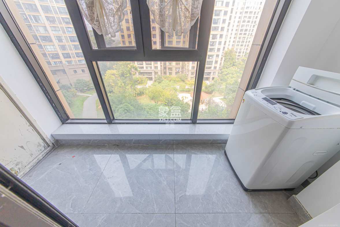 鑫远悦城(鑫远悦时代) 1室1厅1卫 29.0万 鑫远悦城(鑫远悦时代) 1室1厅1卫 29.0万阳台