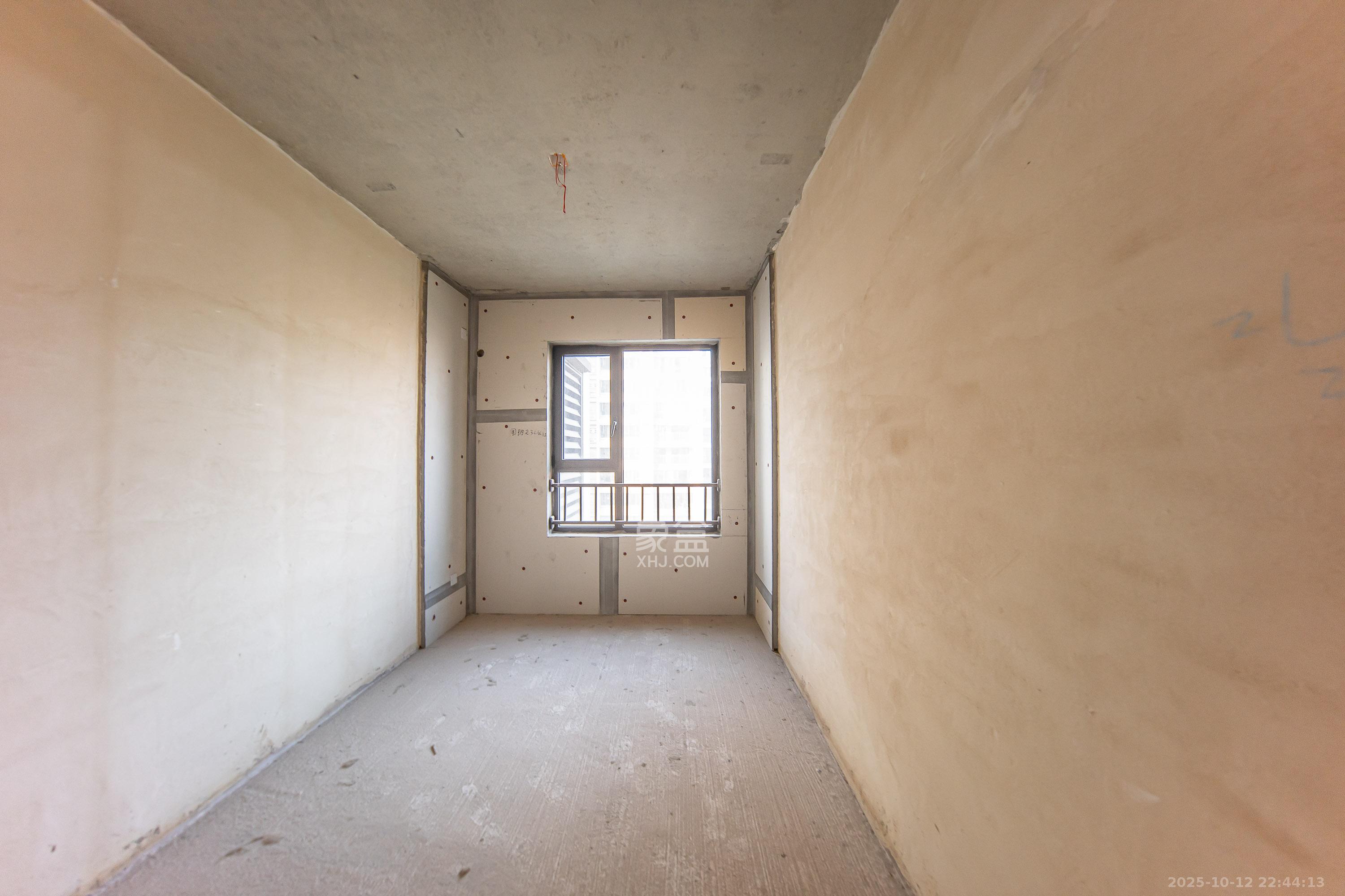 城发恒伟星雅韵(恒伟星辉苑) 4室2厅2卫 170.0万 城发恒伟星雅韵(恒伟星辉苑) 4室2厅2卫 170.0万卧室