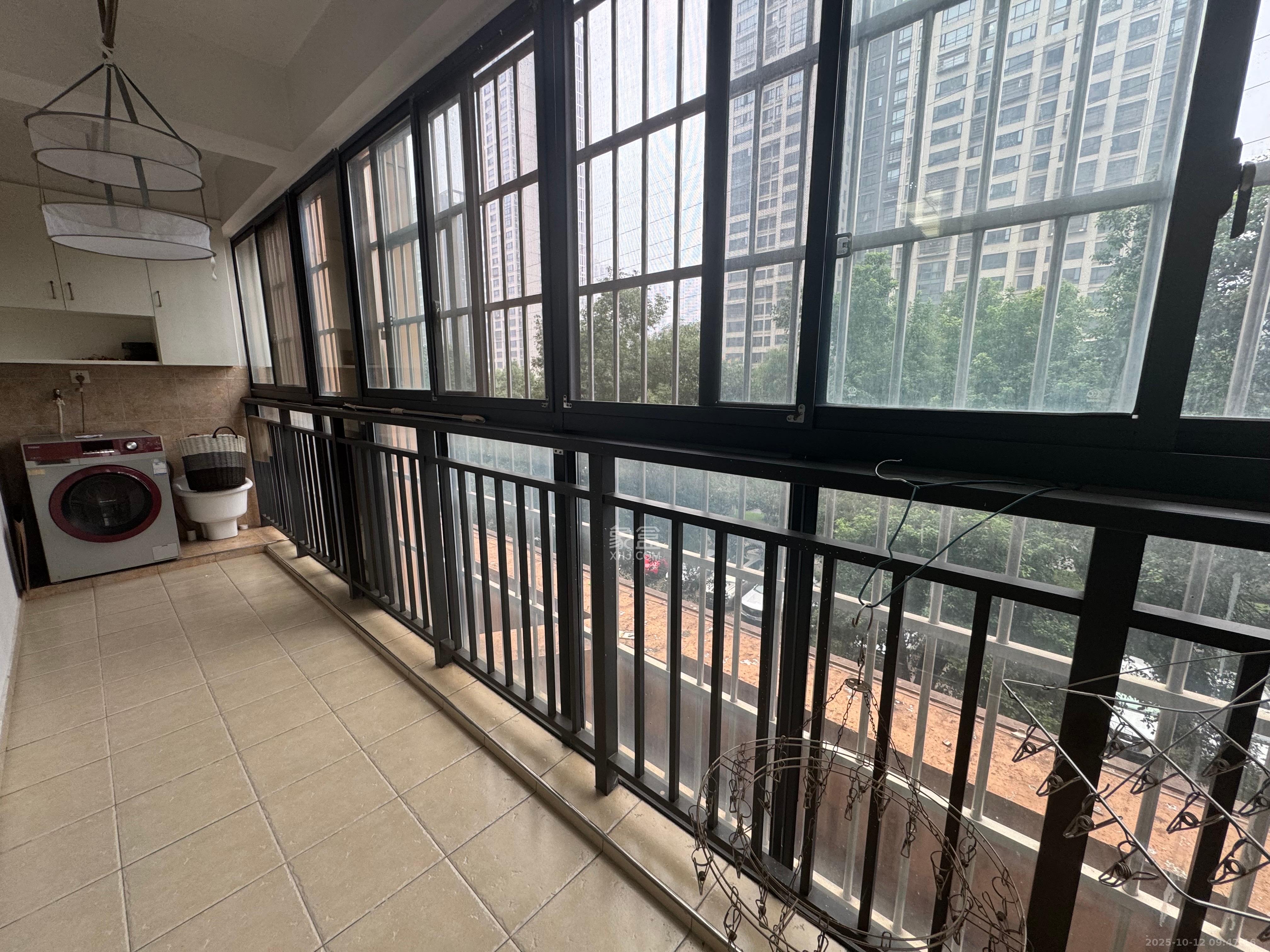 童话里  4室2厅2卫    2400.0元/月室内图