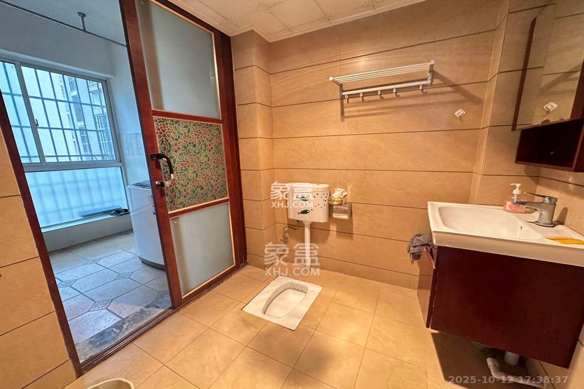 上河国际C区  3室1厅2卫    2900.0元/月 上河国际C区  3室1厅2卫    2900.0元/月室内图