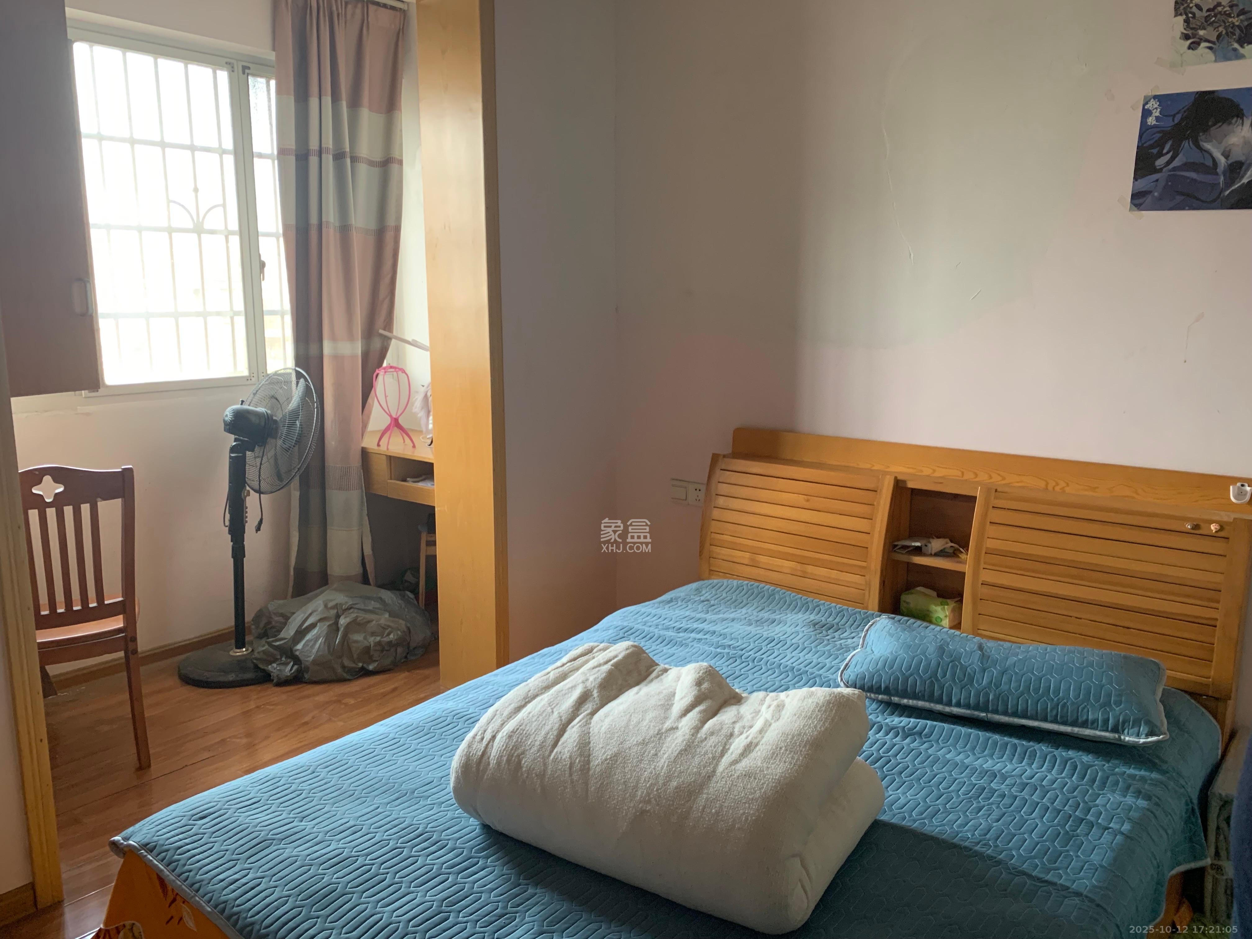 鄱阳小区 3室2厅1卫 1300.0元/月 鄱阳小区 3室2厅1卫 1300.0元/月室内图