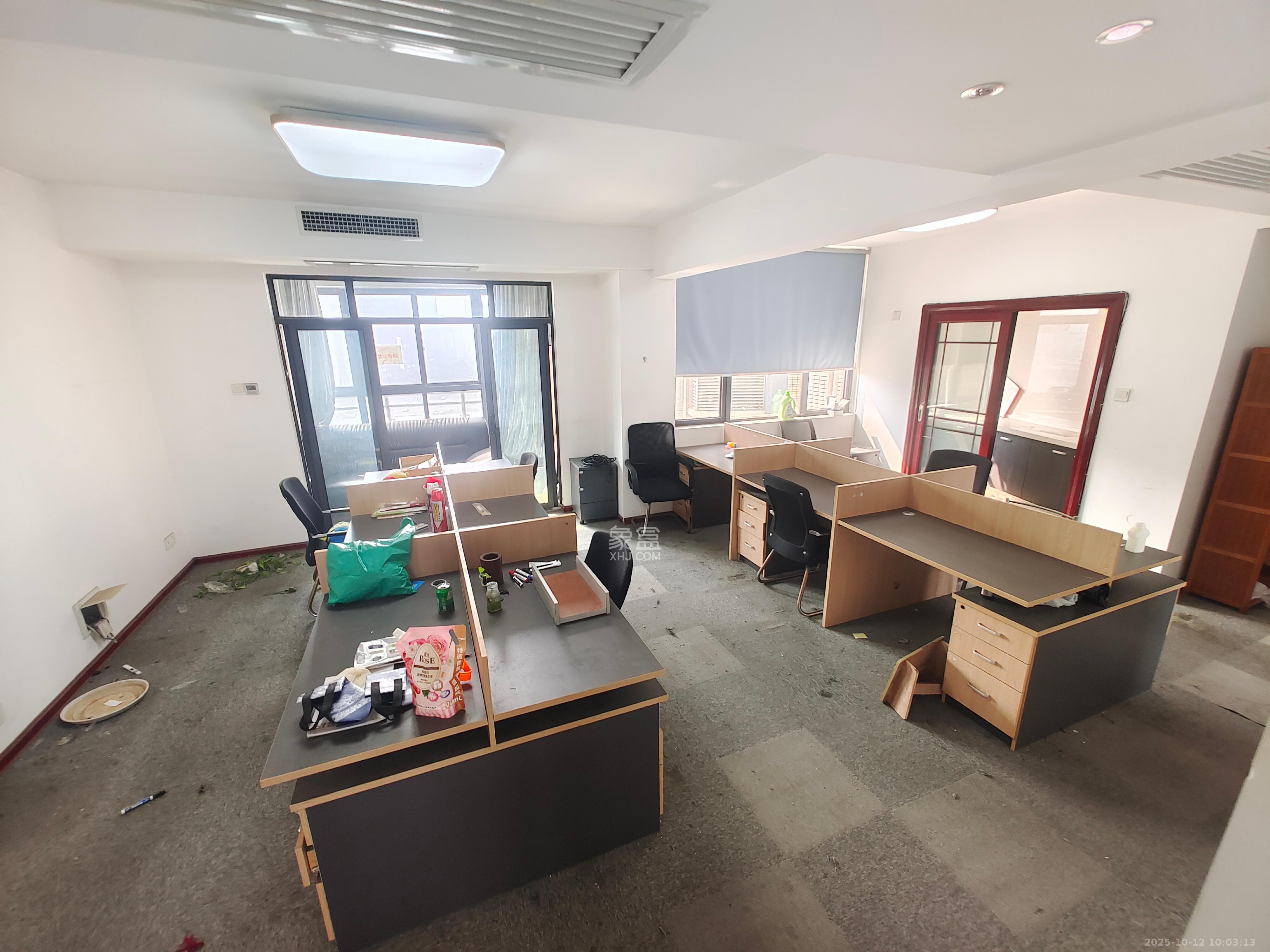 西城龙庭 4室2厅2卫 3500.0元/月 西城龙庭 4室2厅2卫 3500.0元/月室内图