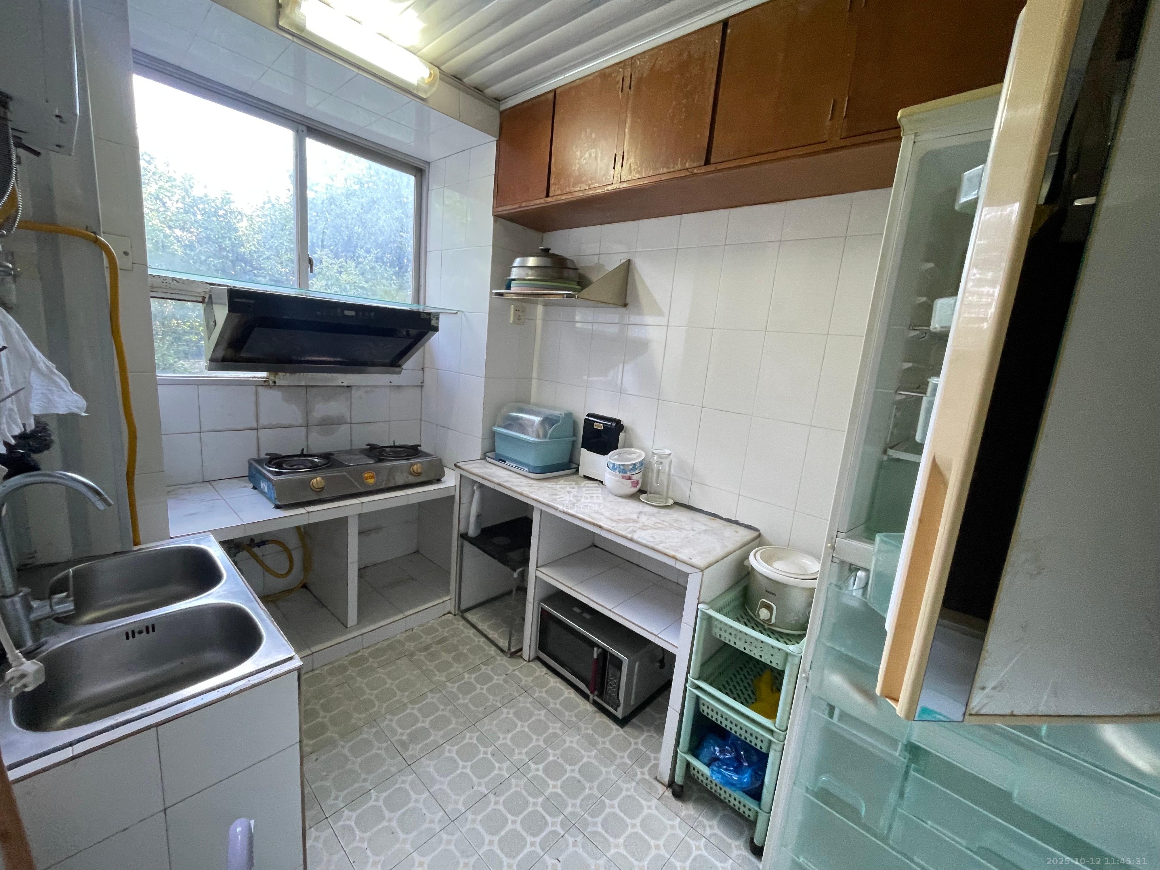 阿弥岭一二片 2室1厅1卫 1100.0元/月 阿弥岭一二片 2室1厅1卫 1100.0元/月室内图