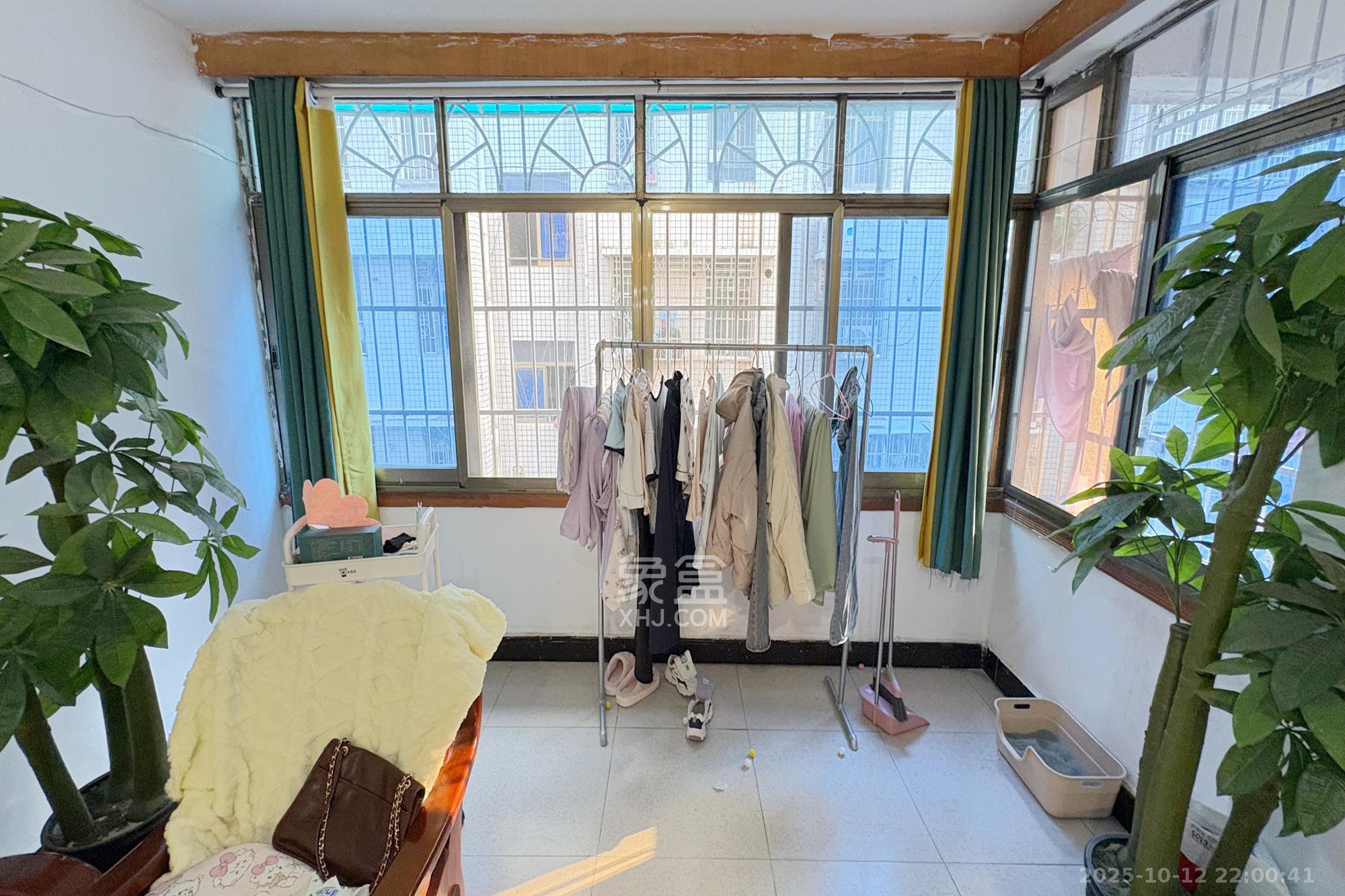 马王堆陶瓷城新合区  2室2厅1卫    45.0万阳台