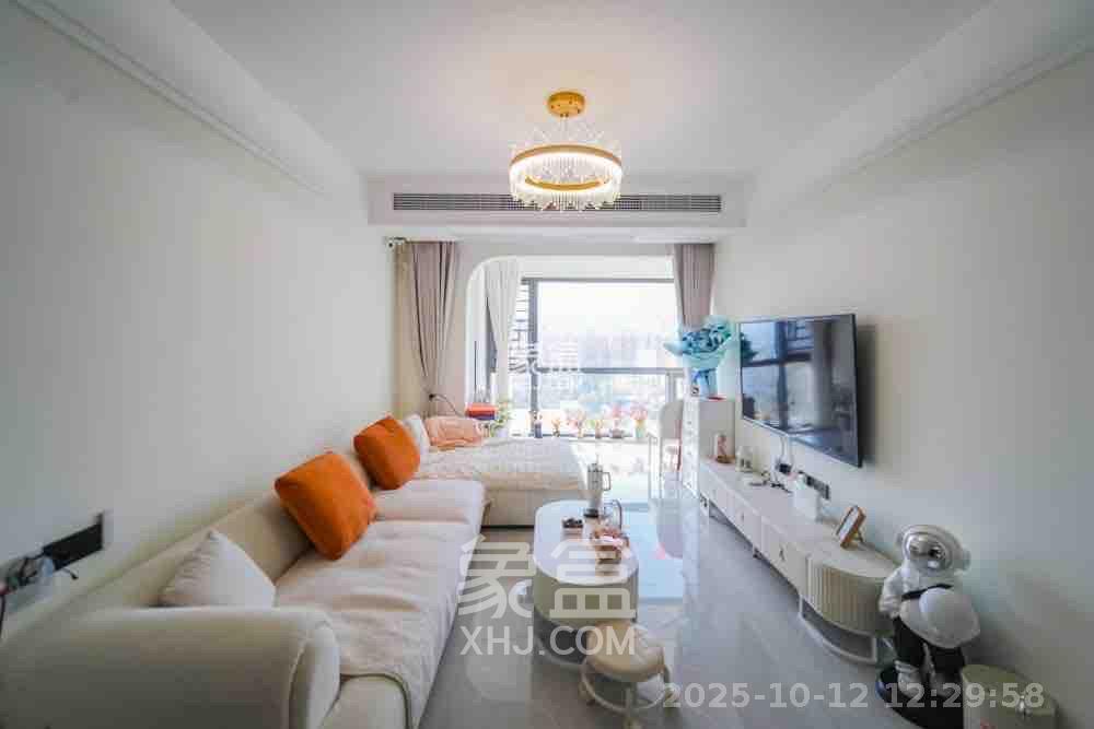 卓越伊景苑  3室2厅2卫    3600.0元/月 卓越伊景苑  3室2厅2卫    3600.0元/月室内图