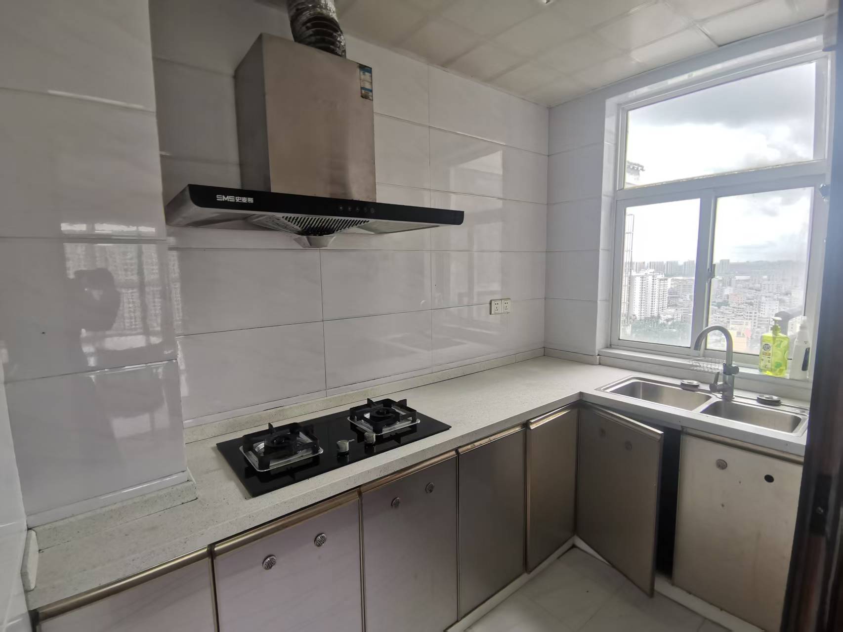 宝泰温泉花园 2室2厅1卫 2100.0元/月 宝泰温泉花园 2室2厅1卫 2100.0元/月室内图