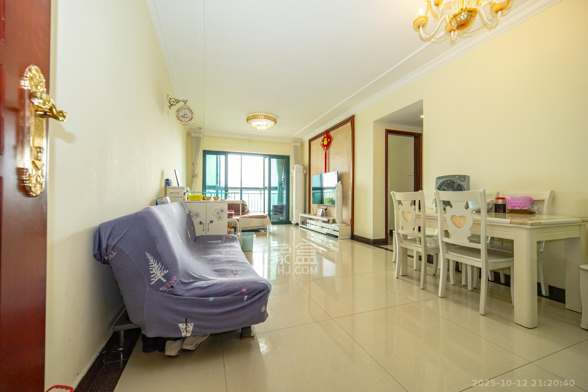 恒大雅苑  2室2厅1卫    67.0万客厅