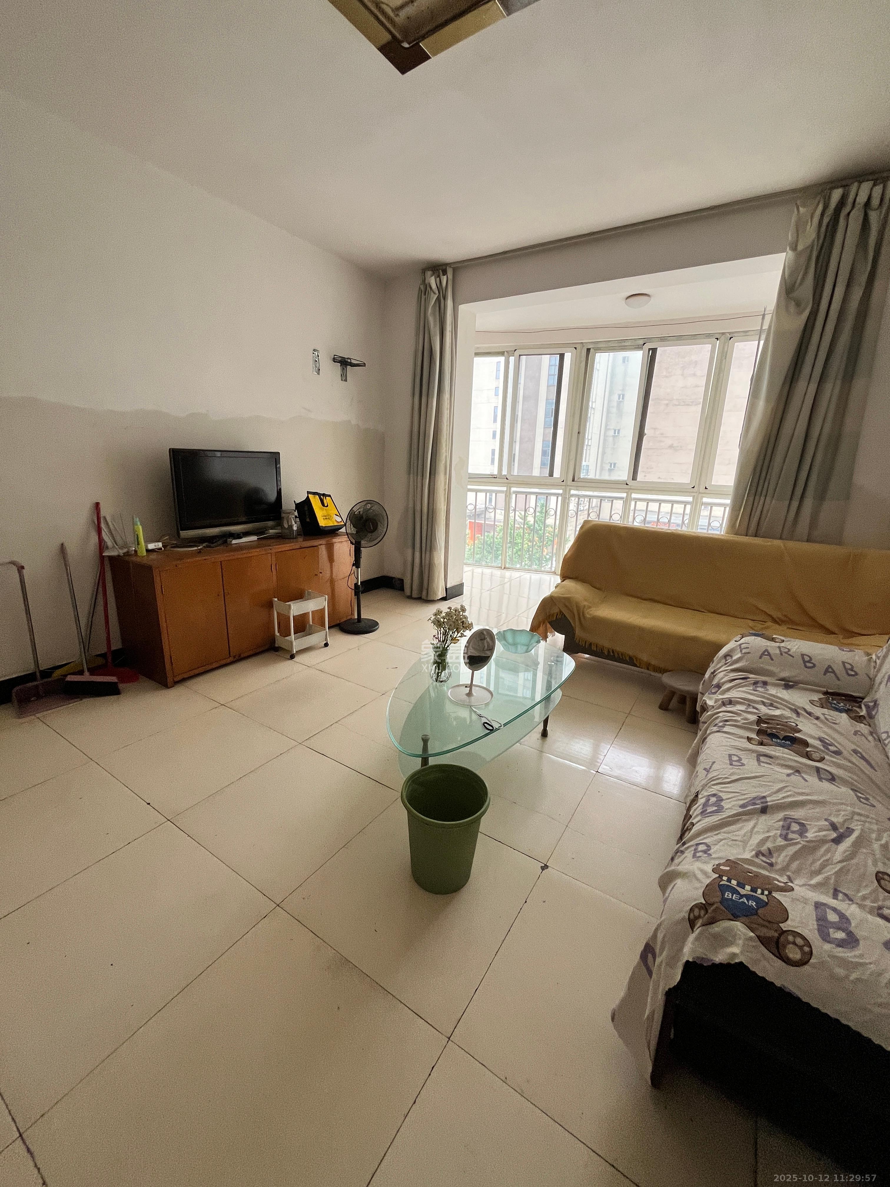 银馨家园  2室1厅1卫    1800.0元/月室内图