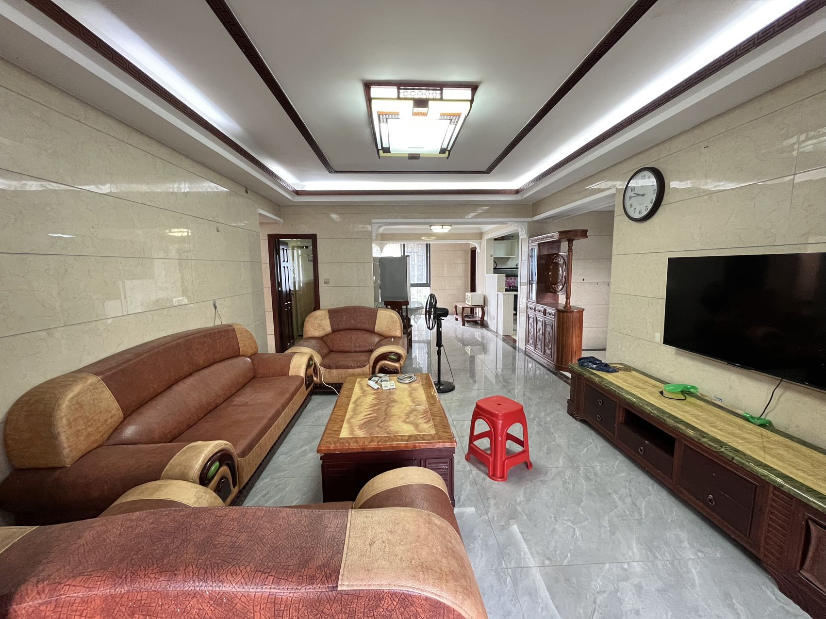 椰岛广场  5室2厅2卫    4800.0元/月 椰岛广场  5室2厅2卫    4800.0元/月室内图