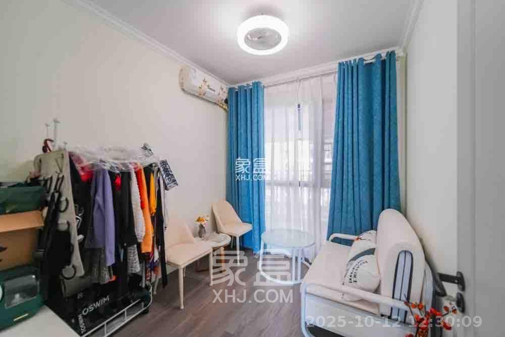 卓越伊景苑  3室2厅2卫    3600.0元/月室内图