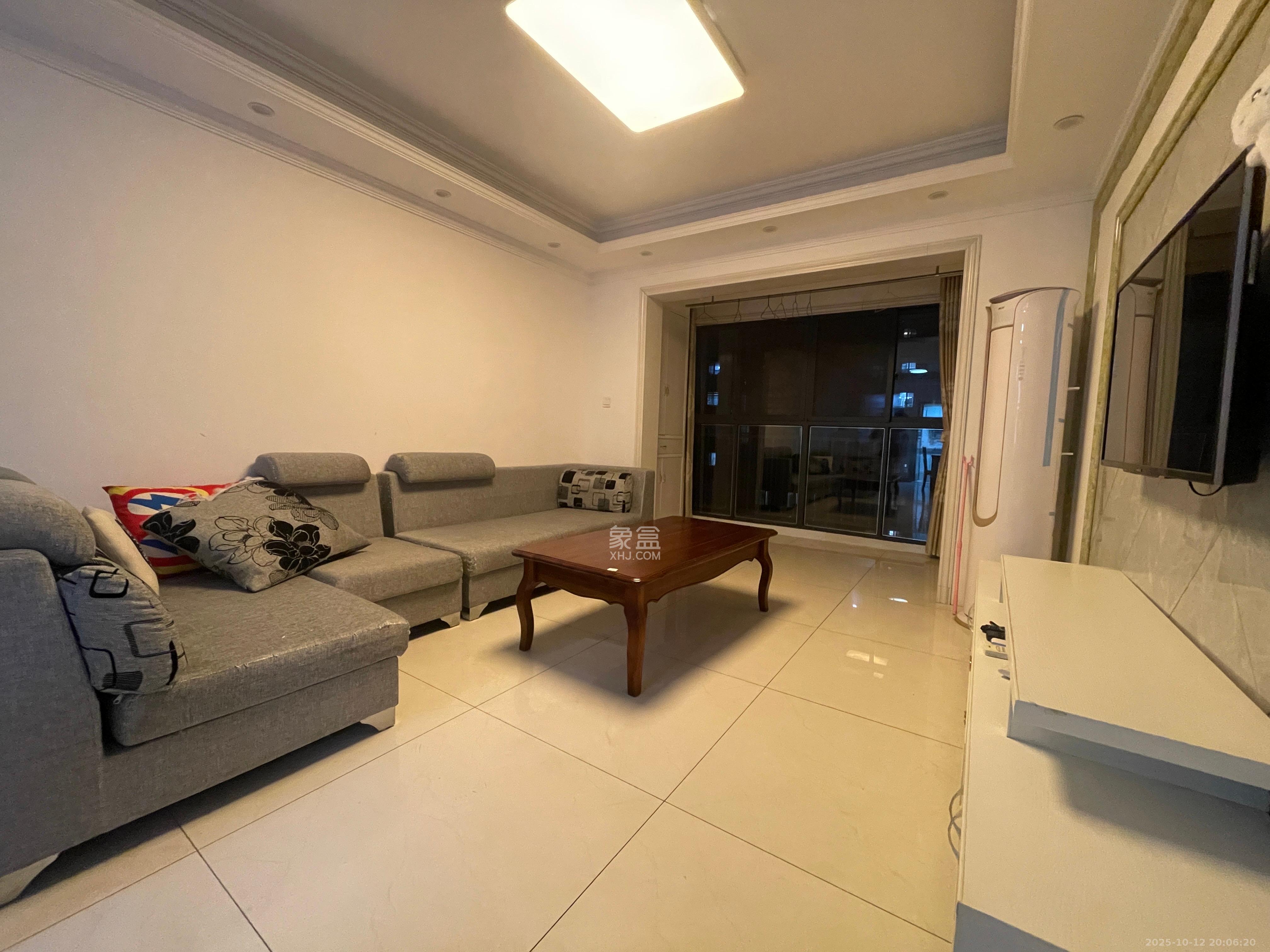 荣盛花语书苑  3室2厅1卫    2500.0元/月室内图1