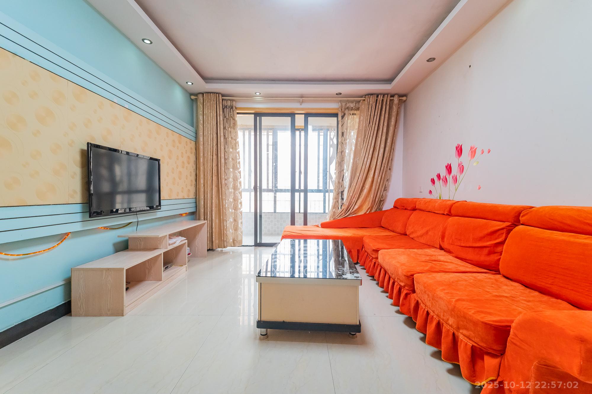 幸福里润城(幸福里二期) 3室2厅1卫 52.8万 幸福里润城(幸福里二期) 3室2厅1卫 52.8万客厅