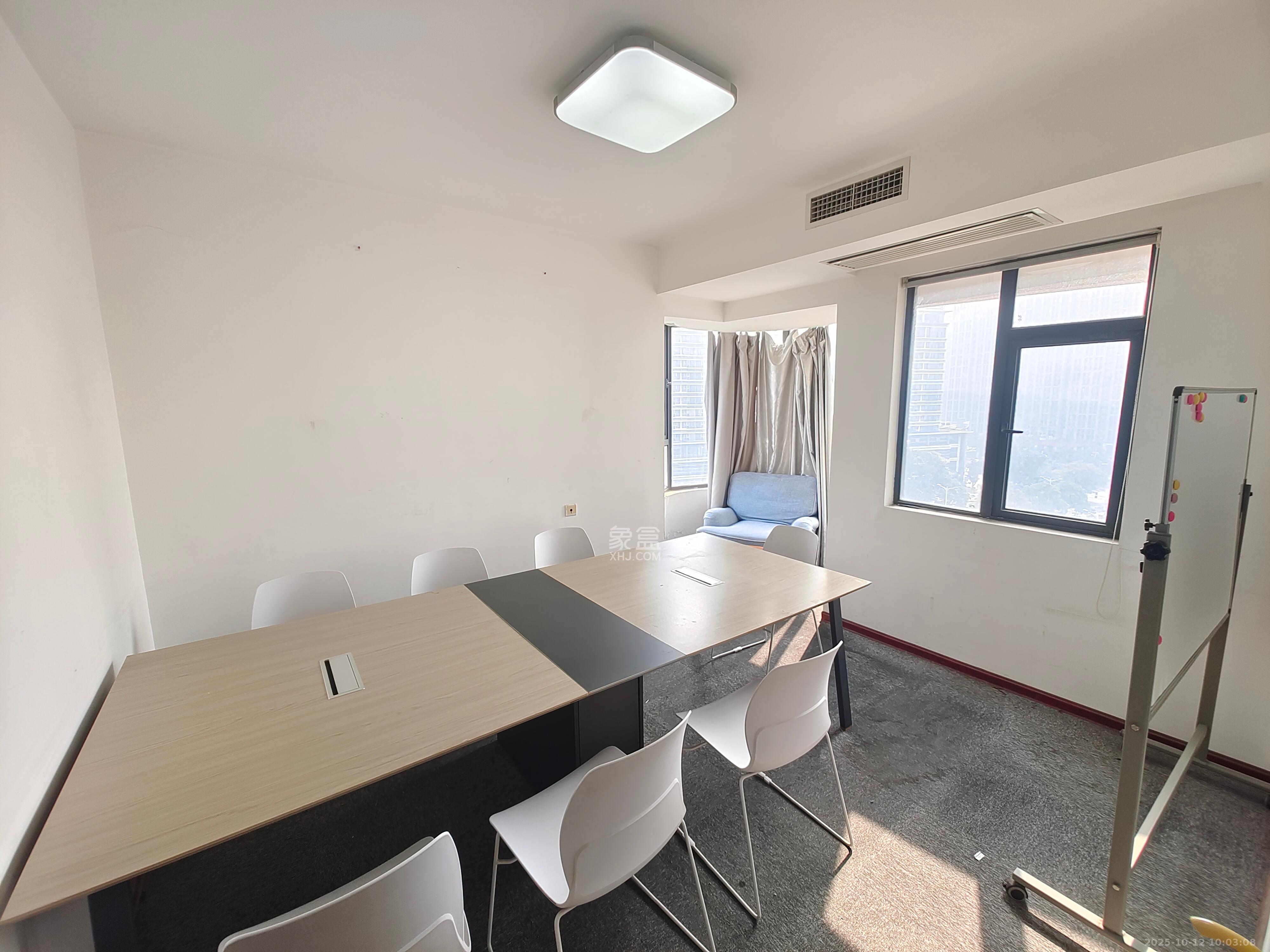 西城龙庭 4室2厅2卫 3500.0元/月 西城龙庭 4室2厅2卫 3500.0元/月室内图