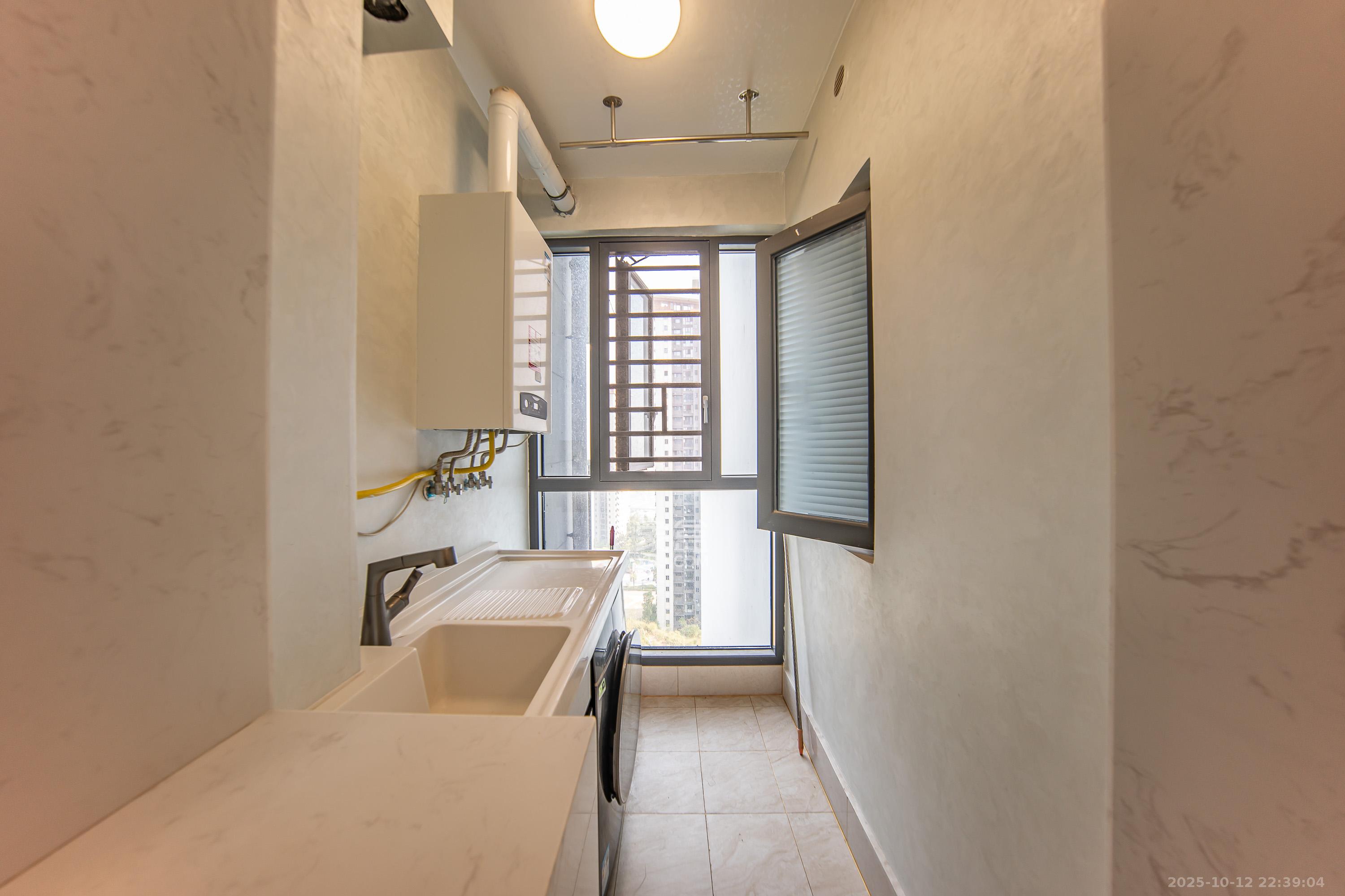 恒大文化旅游城A区  3室2厅2卫    112.0万 恒大文化旅游城A区  3室2厅2卫    112.0万阳台