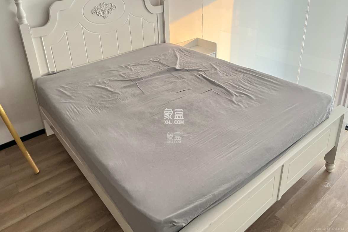 藏珑湖上公馆 1室1厅1卫 2700.0元/月 藏珑湖上公馆 1室1厅1卫 2700.0元/月室内图