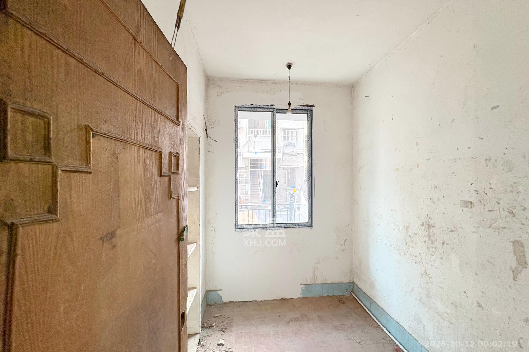 五里牌铁路宿舍  2室1厅1卫    29.8万 五里牌铁路宿舍  2室1厅1卫    29.8万卧室