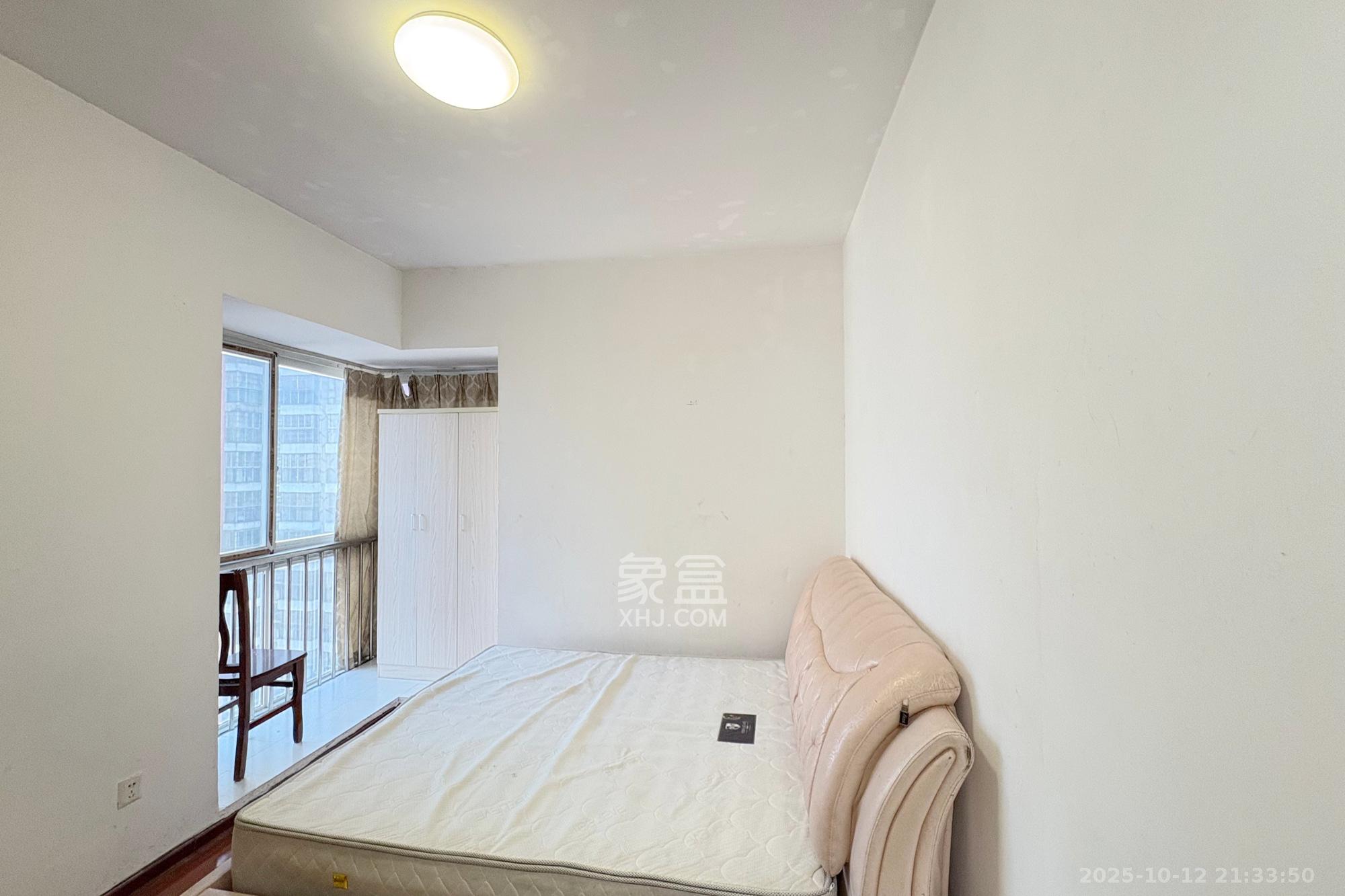 星典时代  3室2厅1卫    65.0万卧室