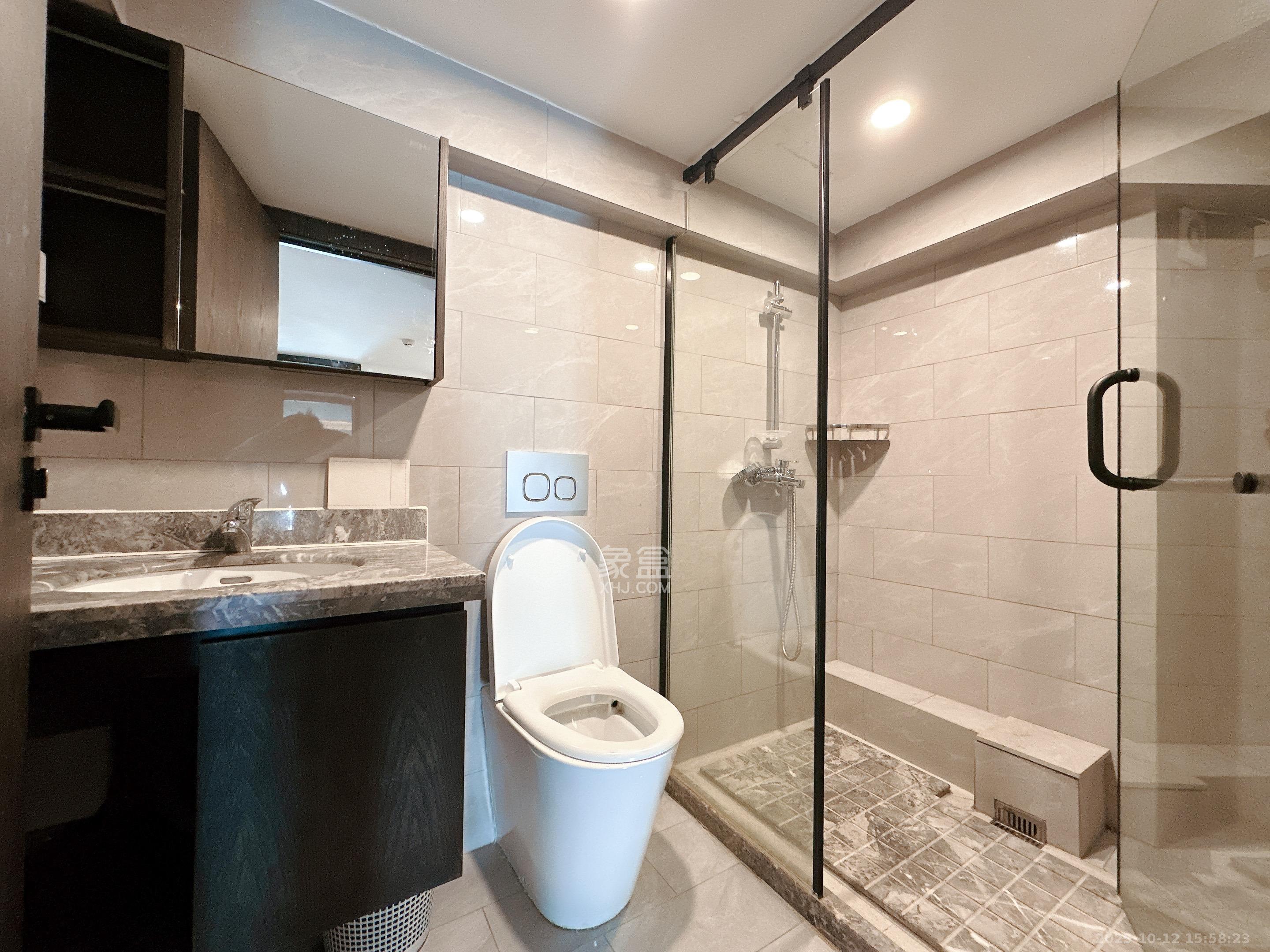 敬天广场  2室1厅2卫    4500.0元/月室内图