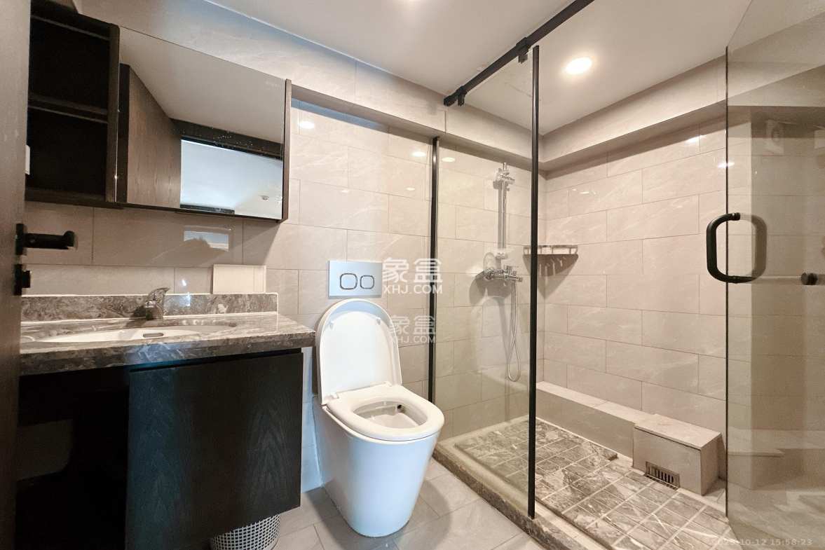 敬天广场 2室1厅2卫 4500.0元/月 敬天广场 2室1厅2卫 4500.0元/月室内图