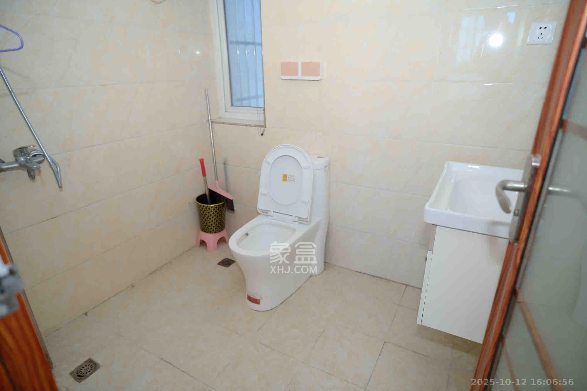 世景华庭 2室0厅0卫 1600.0元/月 世景华庭 2室0厅0卫 1600.0元/月室内图