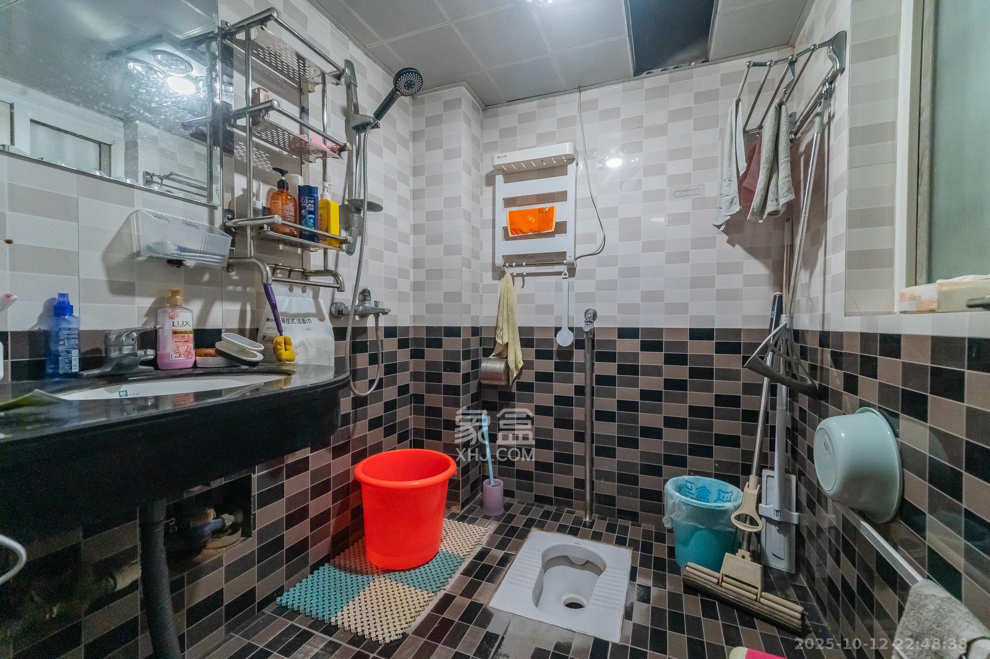 知微园  2室2厅1卫    35.0万卫生间