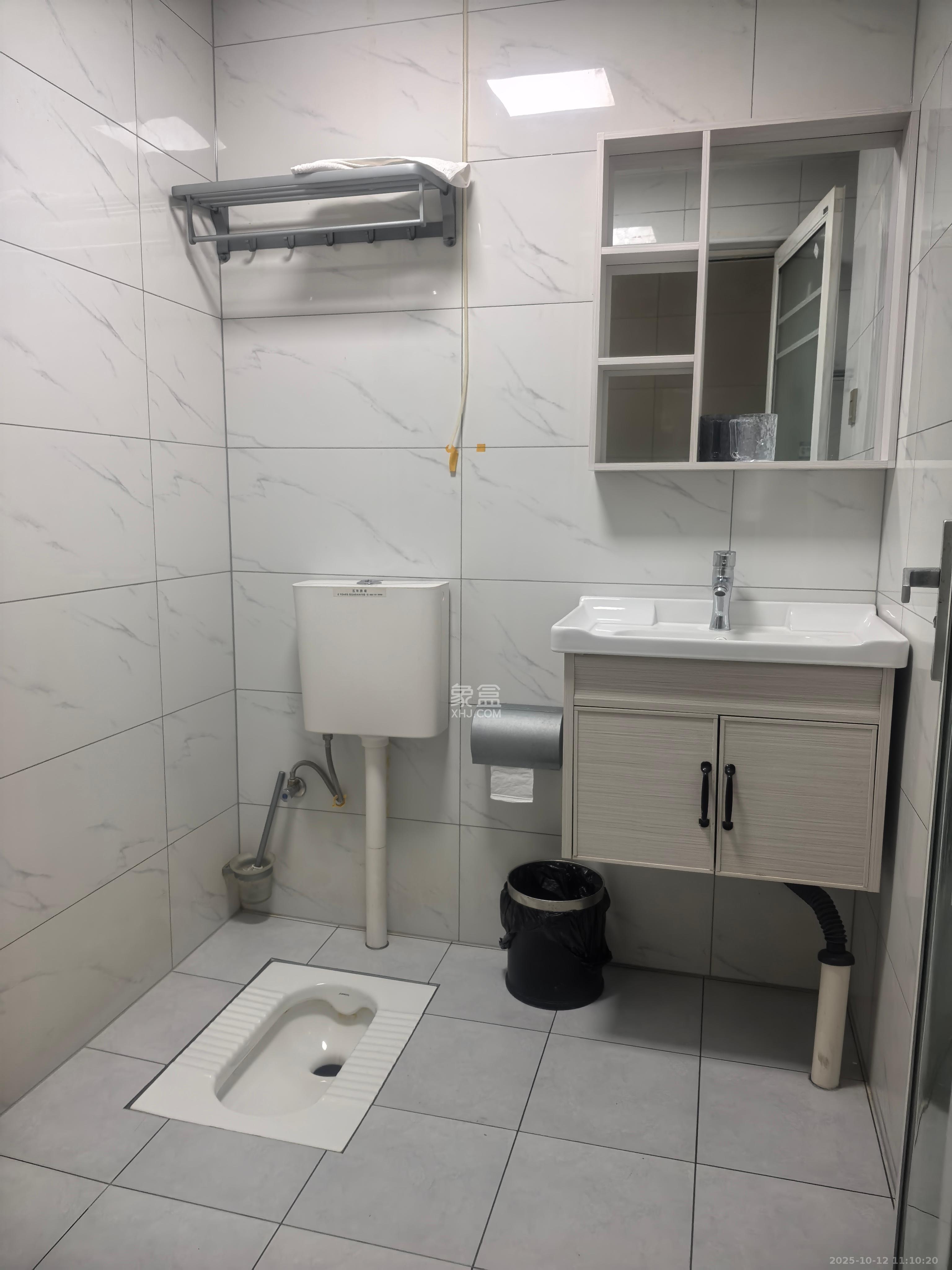 华润置地广场二期  1室1厅1卫    1500.0元/月室内图