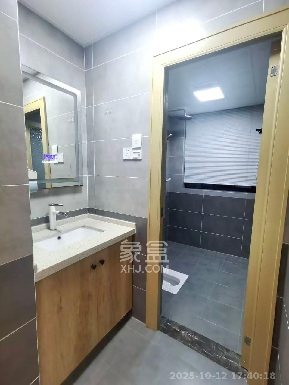 钰龙天下二期(钰龙佳园)  3室2厅2卫    3000.0元/月 钰龙天下二期(钰龙佳园)  3室2厅2卫    3000.0元/月室内图