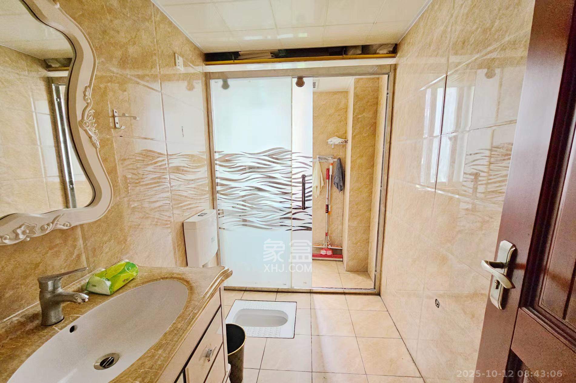 嘉宇盛世华章  3室2厅2卫    4000.0元/月室内图