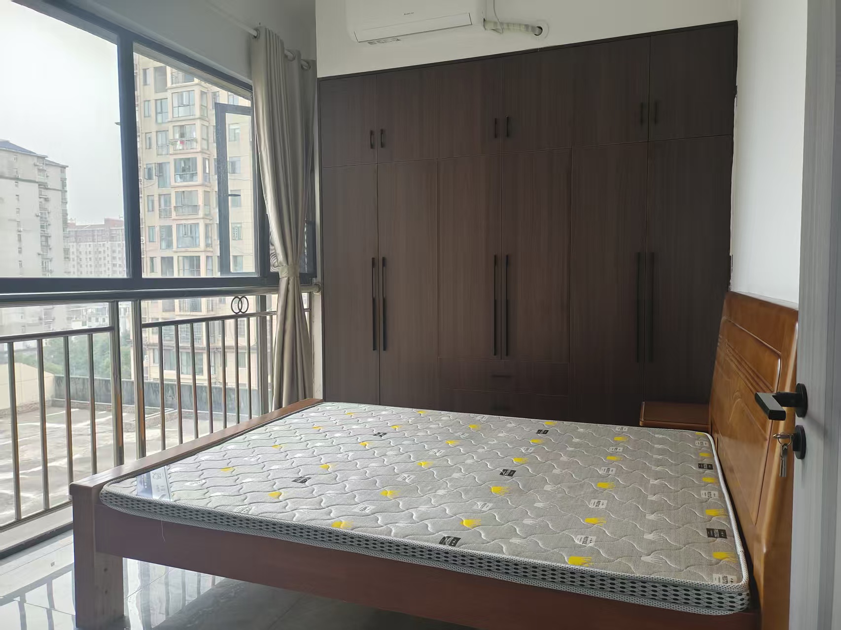 康城上品 3室1厅1卫 1400.0元/月 康城上品 3室1厅1卫 1400.0元/月室内图