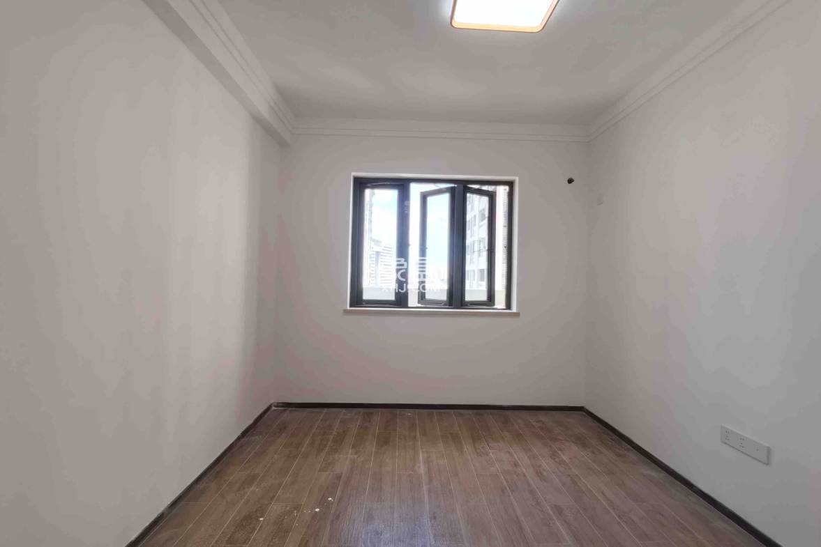 海府大院(海府路41号) 3室2厅2卫 4000.0元/月 海府大院(海府路41号) 3室2厅2卫 4000.0元/月室内图