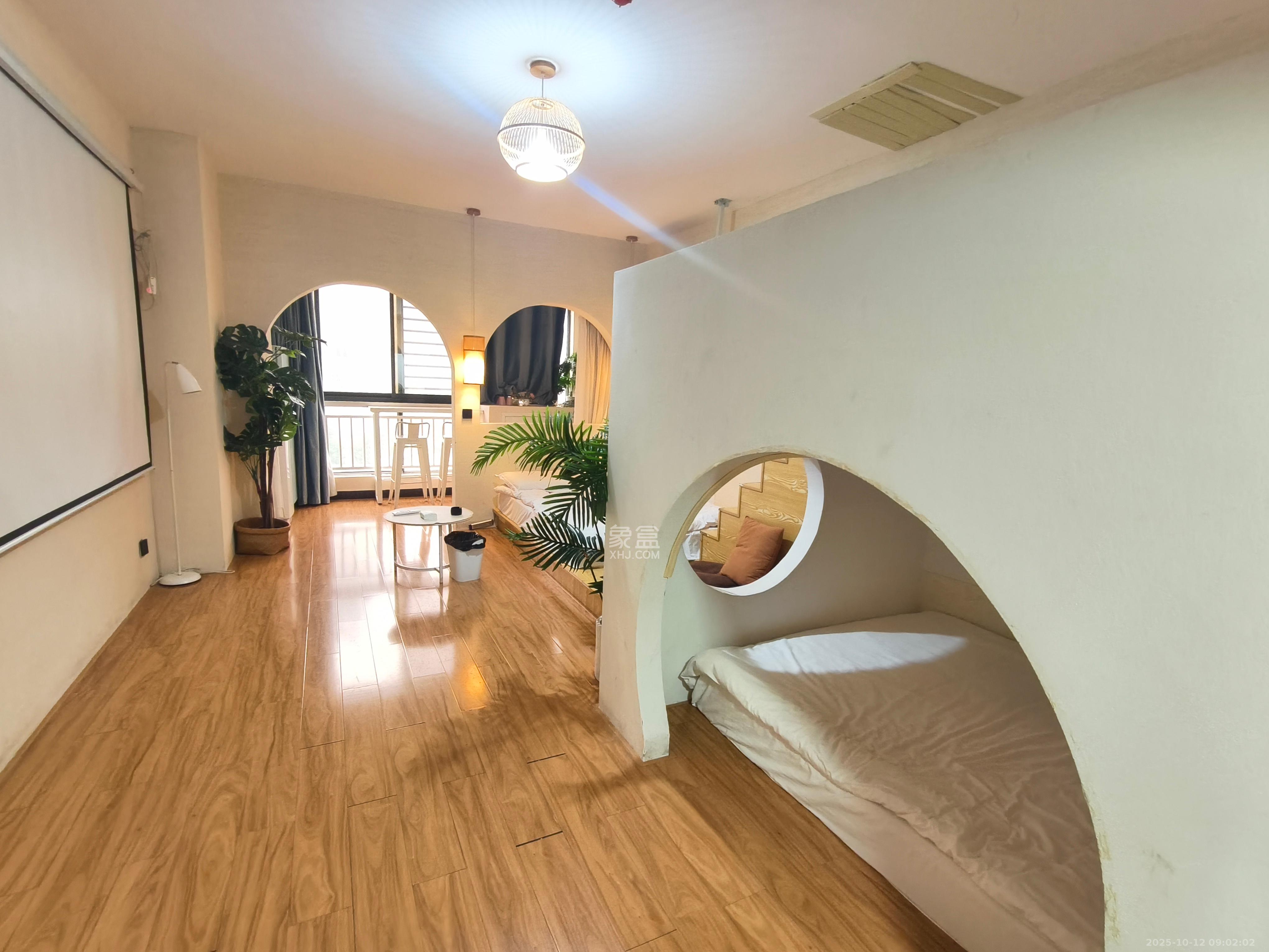 七彩丽都  1室1厅1卫    2000.0元/月室内图