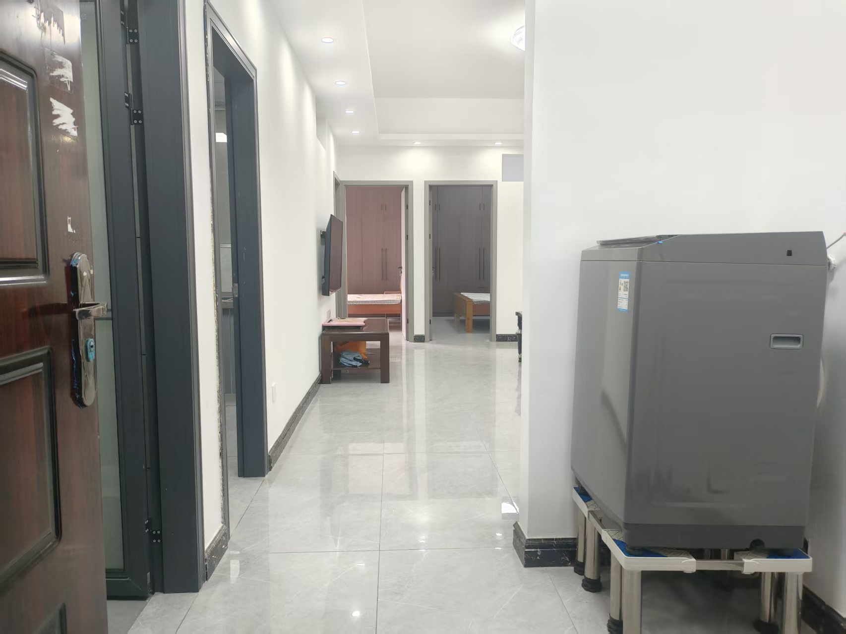 康城上品  3室1厅1卫    1400.0元/月