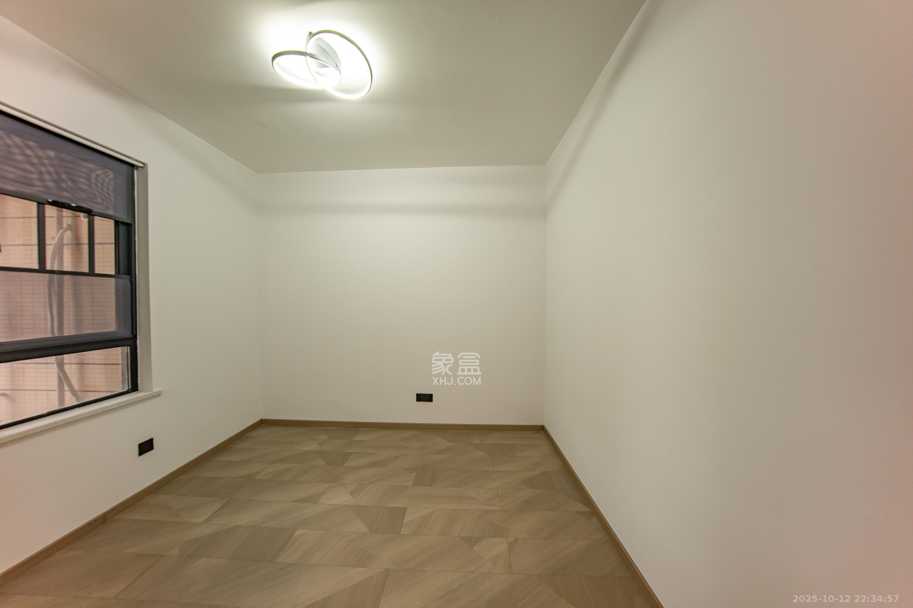 邦盛水岸御园 3室2厅2卫 129.0万 邦盛水岸御园 3室2厅2卫 129.0万卧室